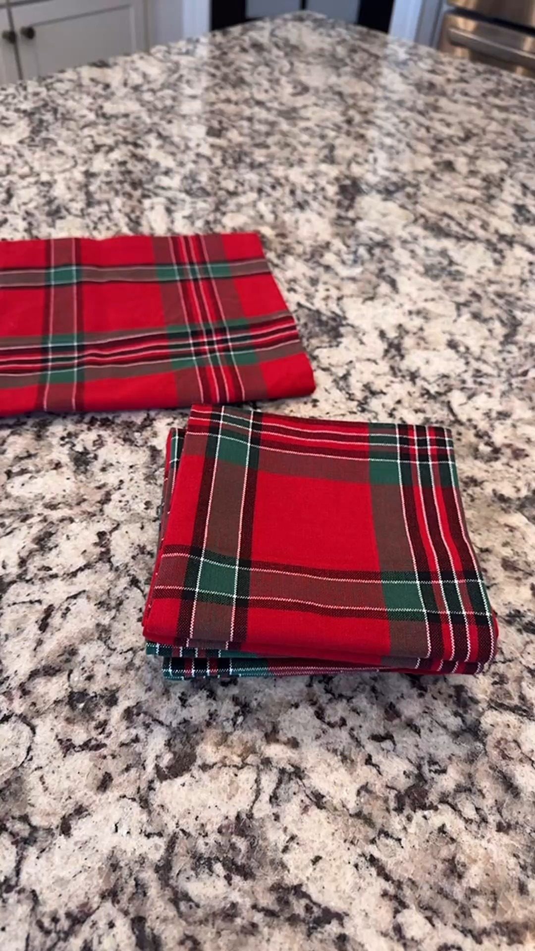 Holiday Napkins!! These red and green plaid napkins come in a set of 6. They are 18” x 18”. Amazing price and super cute😍



#LTKHome #LTKSeasonal #LTKHoliday