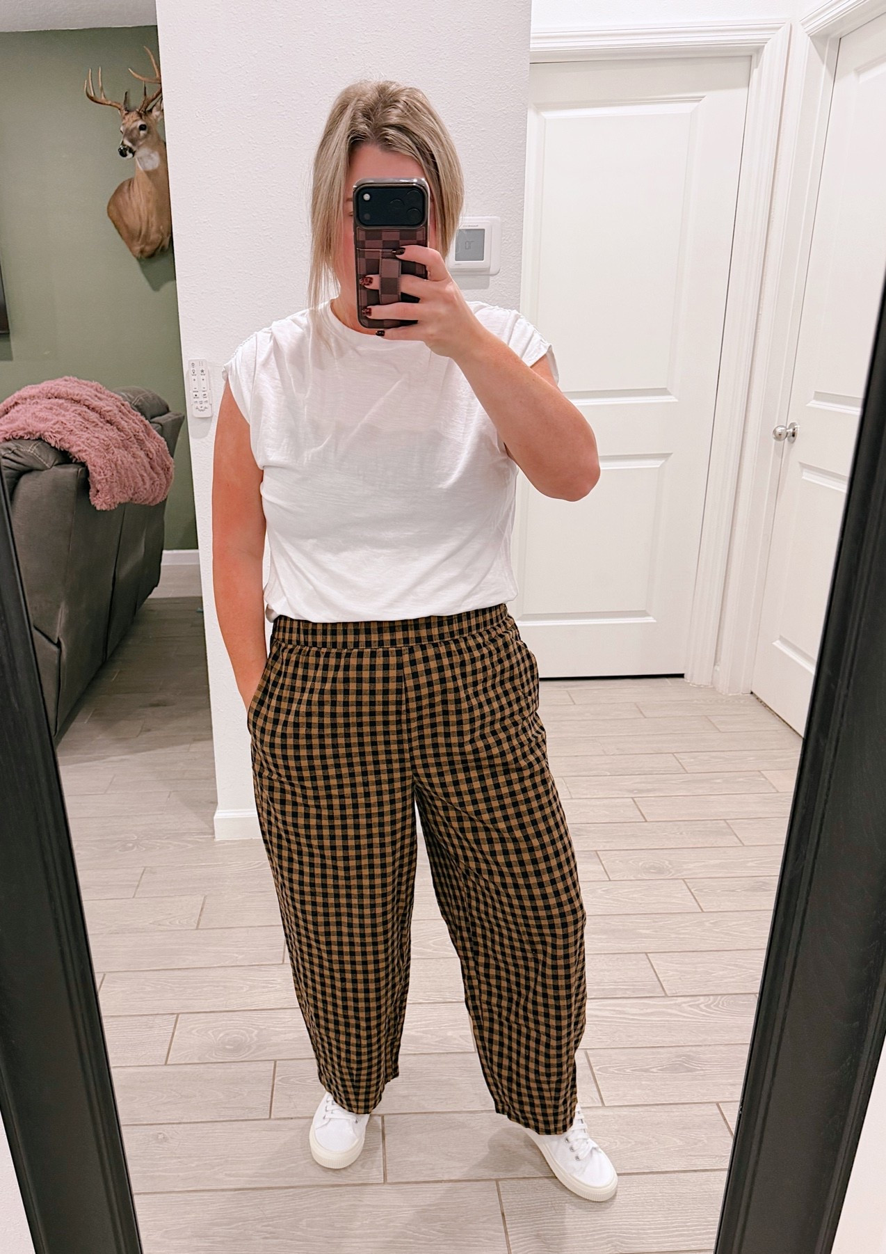The prettiest plaid pants for transitioning into fall 🤎🍂 And they’re short-girl friendly!! The cutest petite-friendly plaid pants for an easy everyday fall outfit.

PRETTYGARDEN plaid pants, petite-friendly pants, short girl fashion, fall transition outfit, women’s fall outfit, plaid barrel pants, casual fall style, petite fall fashion, Amazon fashion finds, everyday outfit inspiration, Walmart fashion

#LTKootd #LTKSeasonal #LTKPetite
