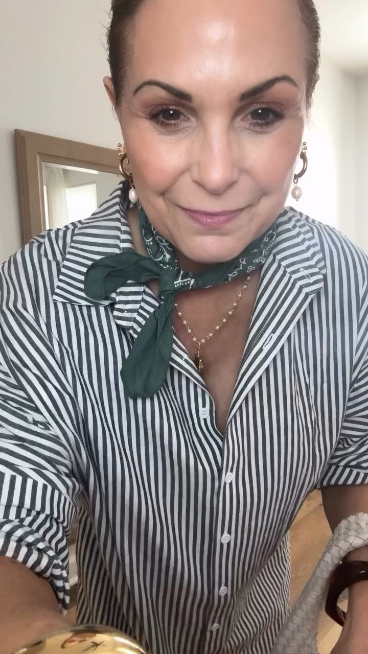 This dress is so cute and comfy- you’ll be wearing it all spring & summer! Comment “dress” and I’ll send you the link! Also linked in my stories and in my LTK shop. @ltk.creators #ltkspringstyle #springdress #easyelevateddressing #datenight