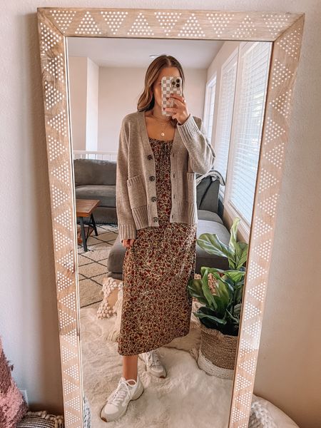 Teacher outfit idea🍎 wearing a small cardigan and small floral midi dress

Teacher outfit | teacher style | outfit idea | classroom outfit | cardigan | amazon dress | sneakers and dress | Amazon finds | Amazon outfit


#LTKstyletip #LTKfindsunder100