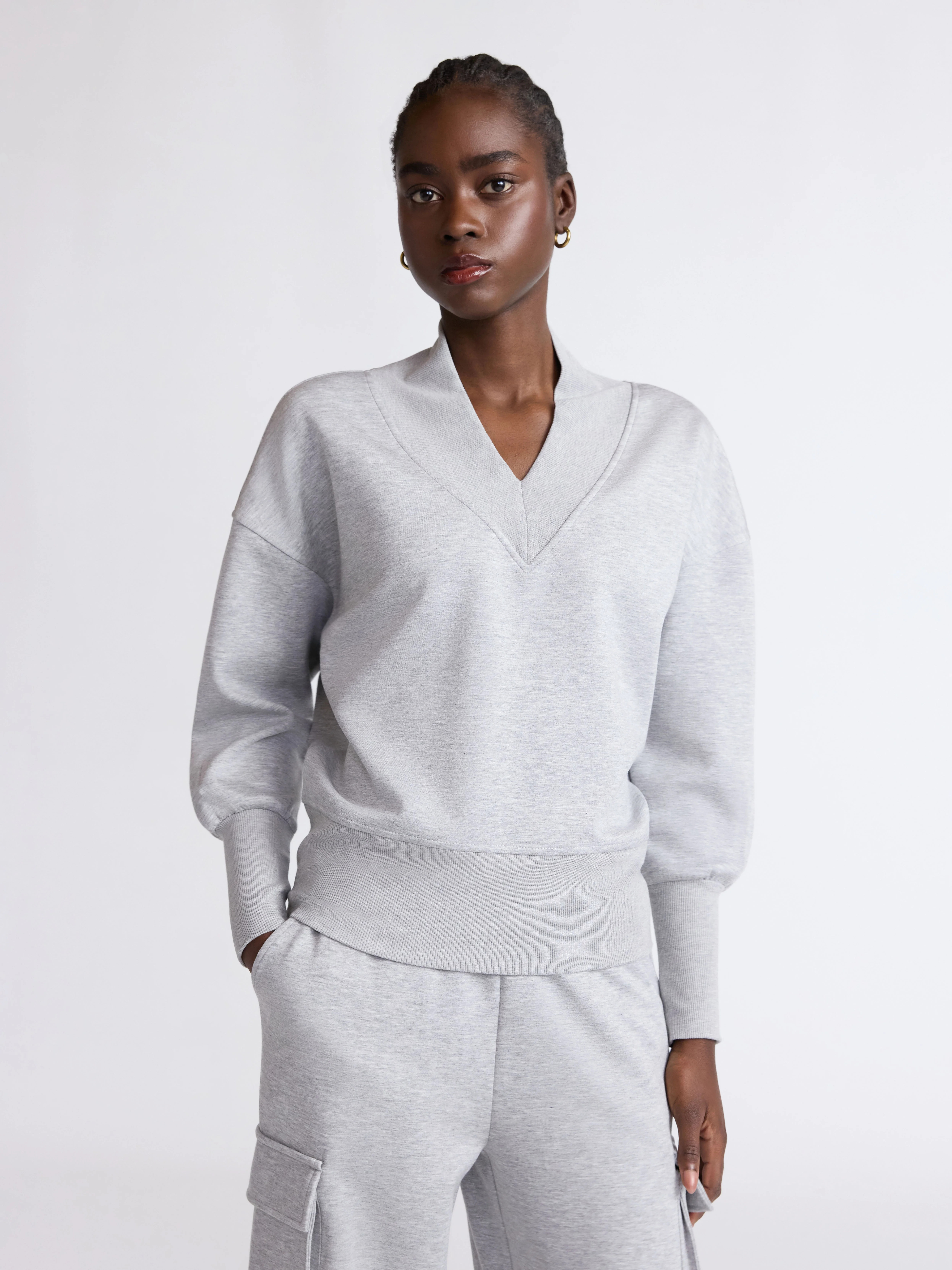 Scoop Women's and Women's Plus New Scubaknit V Neck Sweatshirt, Sizes XS-4X - Walmart.com | Walmart (US)