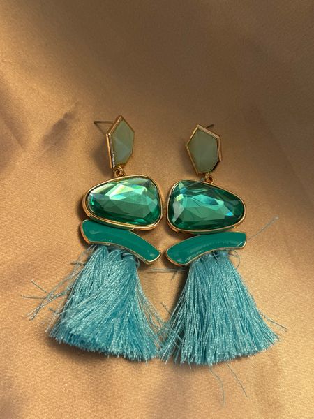 Statement earrings
Summer fashion
Women’s accessories


#LTKfindsunder50 #LTKstyletip #LTKmidsize