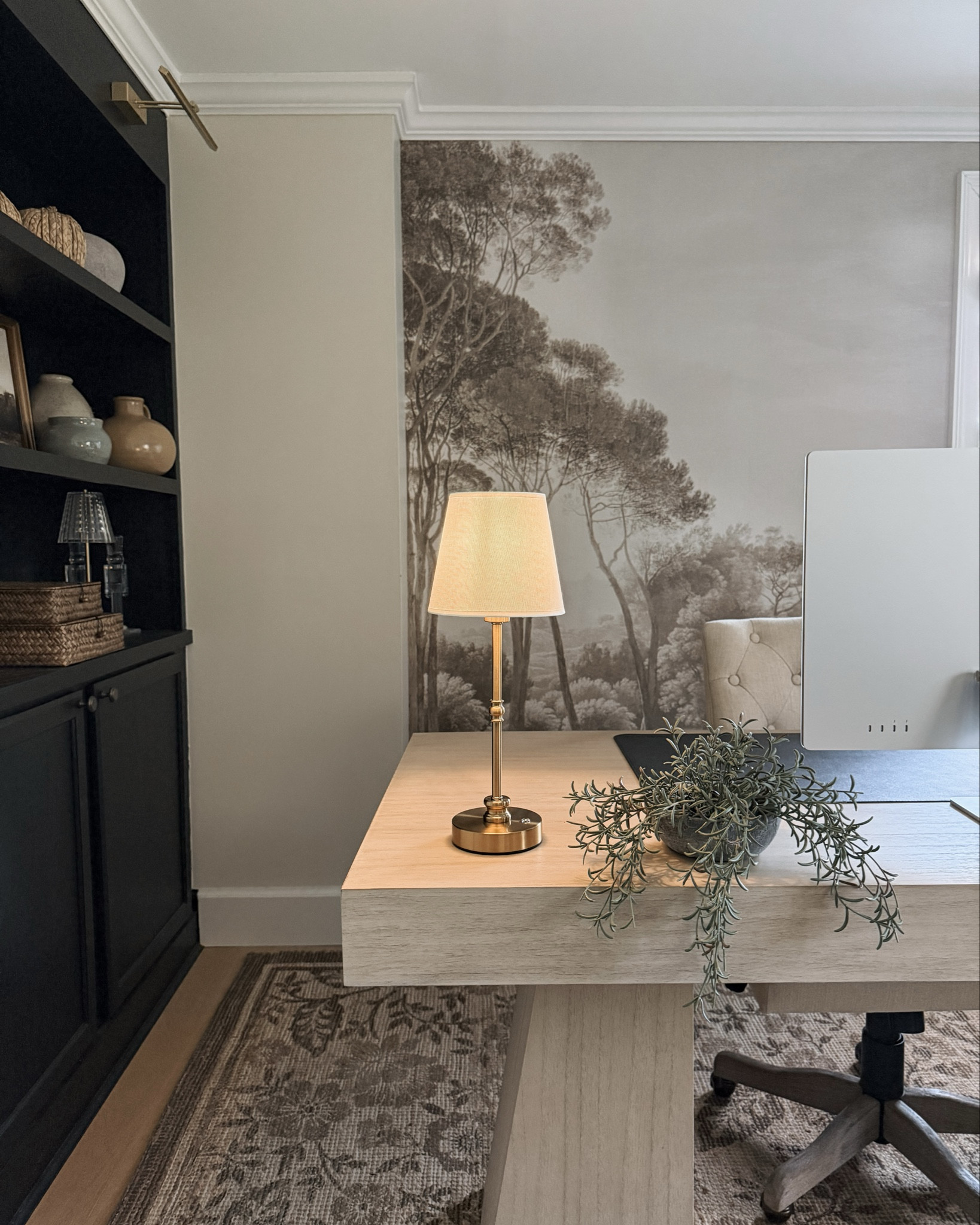 I’m love this rechargeable battery-operated table lamp from Wayfair. It looks great in my office. It’s the perfect height for just about anywhere including countertops or for dining al fresco! What makes this five star for me is its longer battery life compared to most other lamps of this category. ⭐️⭐️⭐️⭐️⭐️

lighting | affordable home decor | home office | kitchen | butler pantry | outdoors


#LTKWorkwear #LTKSaleAlert #LTKHome