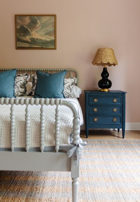 Greta’s Bedroom 🖤

Spindle Jenny Lind bed, ruffle pillow windowpane, blue dresser, black lamp, rattan lamp shade, Judy jute rug, cloud art

#LTKSeasonal #LTKhome