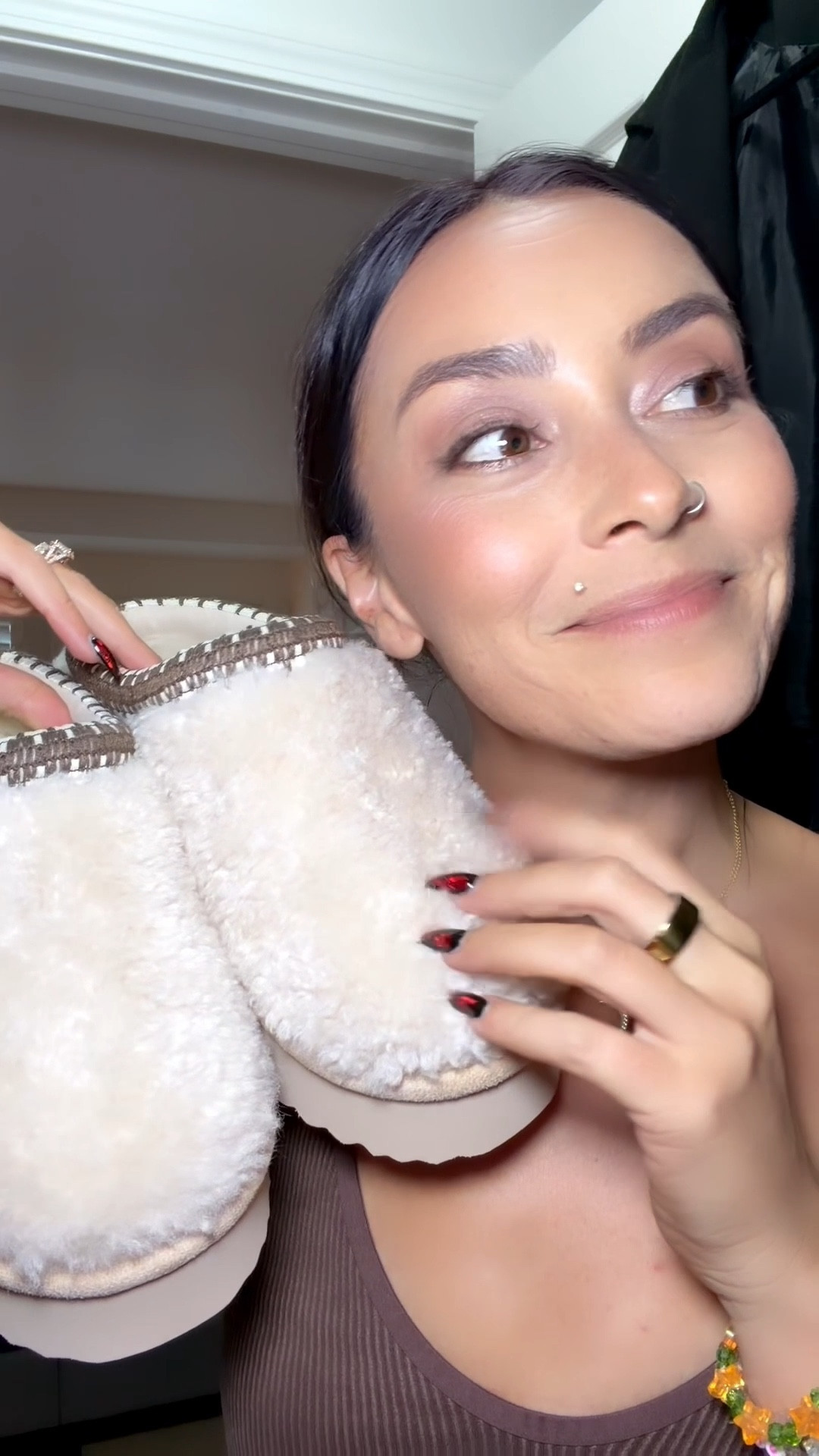 A little BF/cyber week treasure. 
Perfect gift idea for you, the bestie, mom, or teen in your life.

Steve Madden Sherpa slippahhhs on sale for $39

Holiday shopping
Cyber week
Gift ideas
Gifts for her
Gifts for teen girl
It girl gift
Christmas 2025
Gift guides

#LTKGiftGuide #LTKCyberWeek #LTKvlog