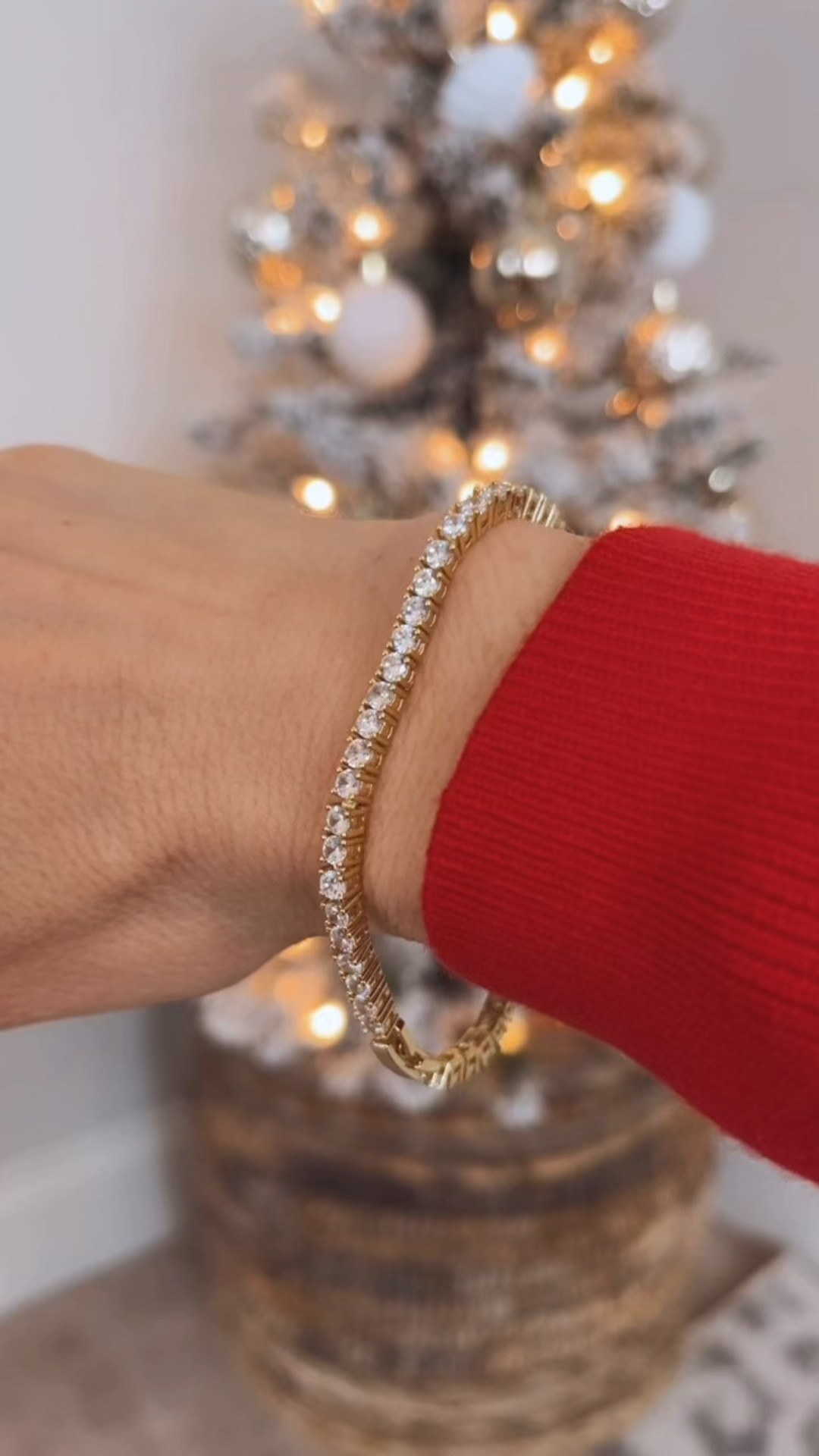 Gifts she will love AND that will arrive by Christmas! 👏 🎁 
@amazon #Ad #founditonamazon #WinterFavorites2025 


#LTKGiftGuide #LTKHoliday #LTKFindsUnder50