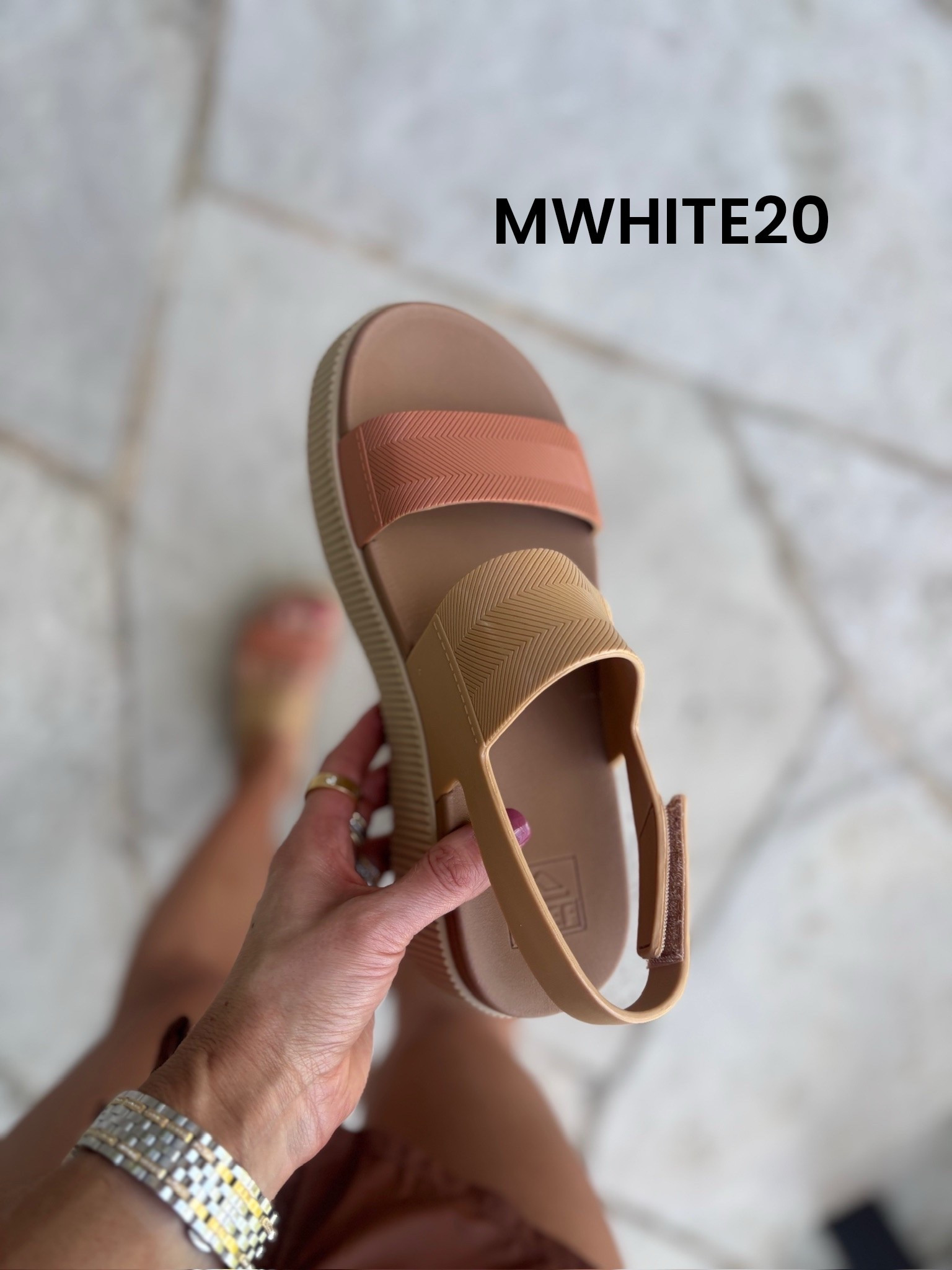 @reef water resistant platform sandals! 20% off with code MWHITE20


#LTKootd