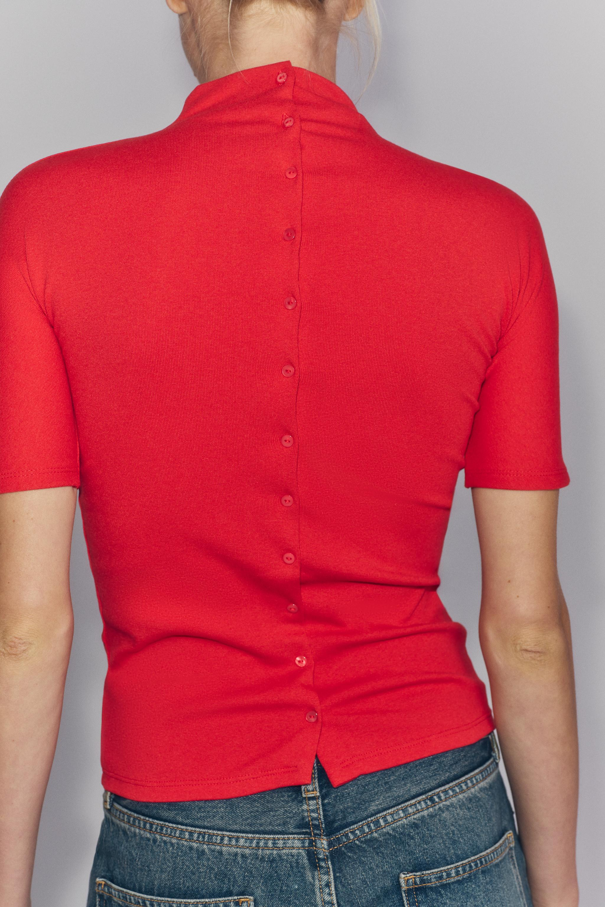 BACK-BUTTON T-SHIRT | Zara US