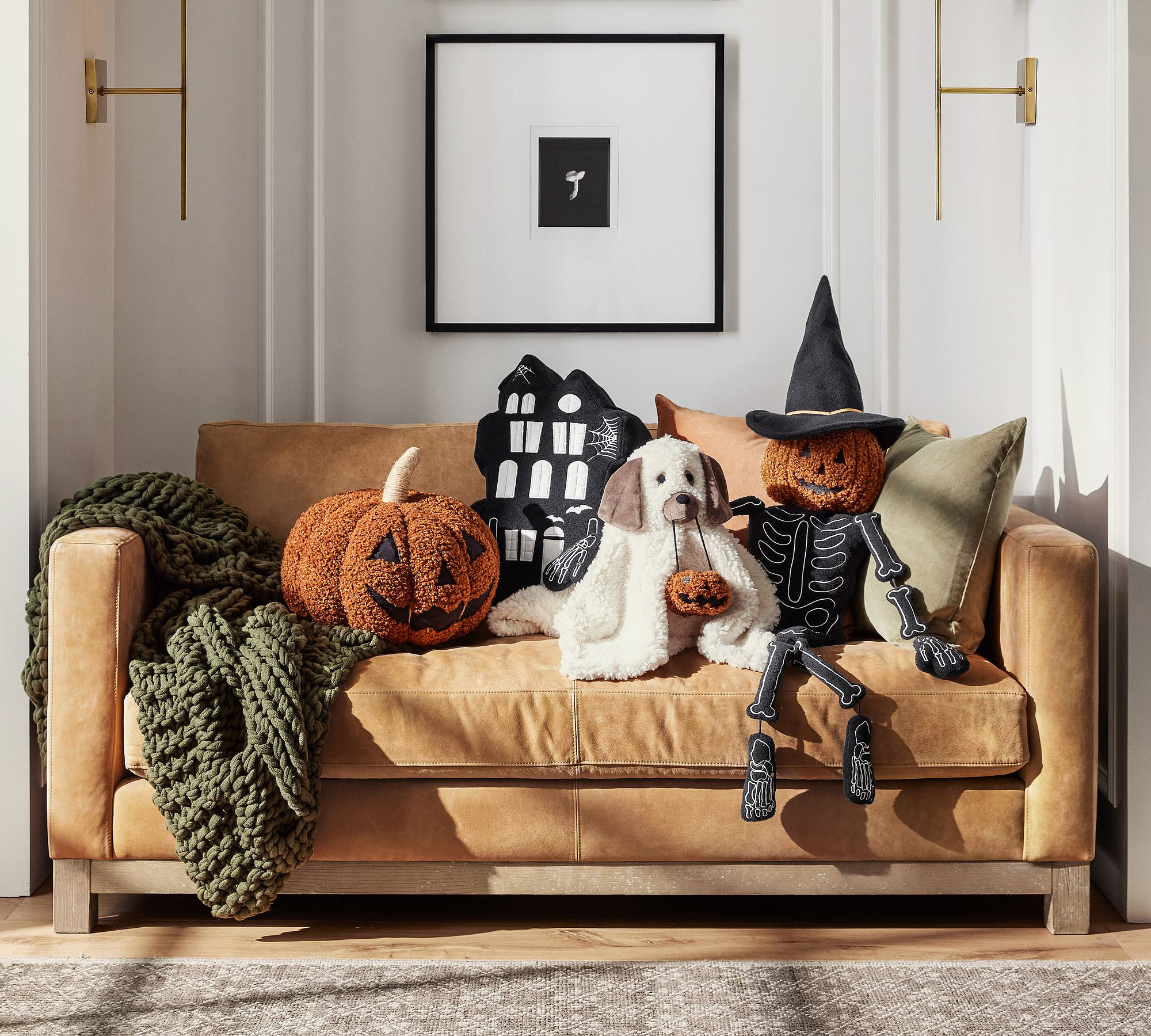 These are the kind of Halloween pillows that never go out of style 🕯️ Pottery Barn’s neutral + textured designs are just chef’s kiss.

#potterybarn #timelessdecor #cozyhome #fallvibes #ltkhome #decorideas #fallaesthetic #homeinspo #cozydecor #ghostdecor 

 #LTKSeasonal #LTKHome #LTKSaleAlert