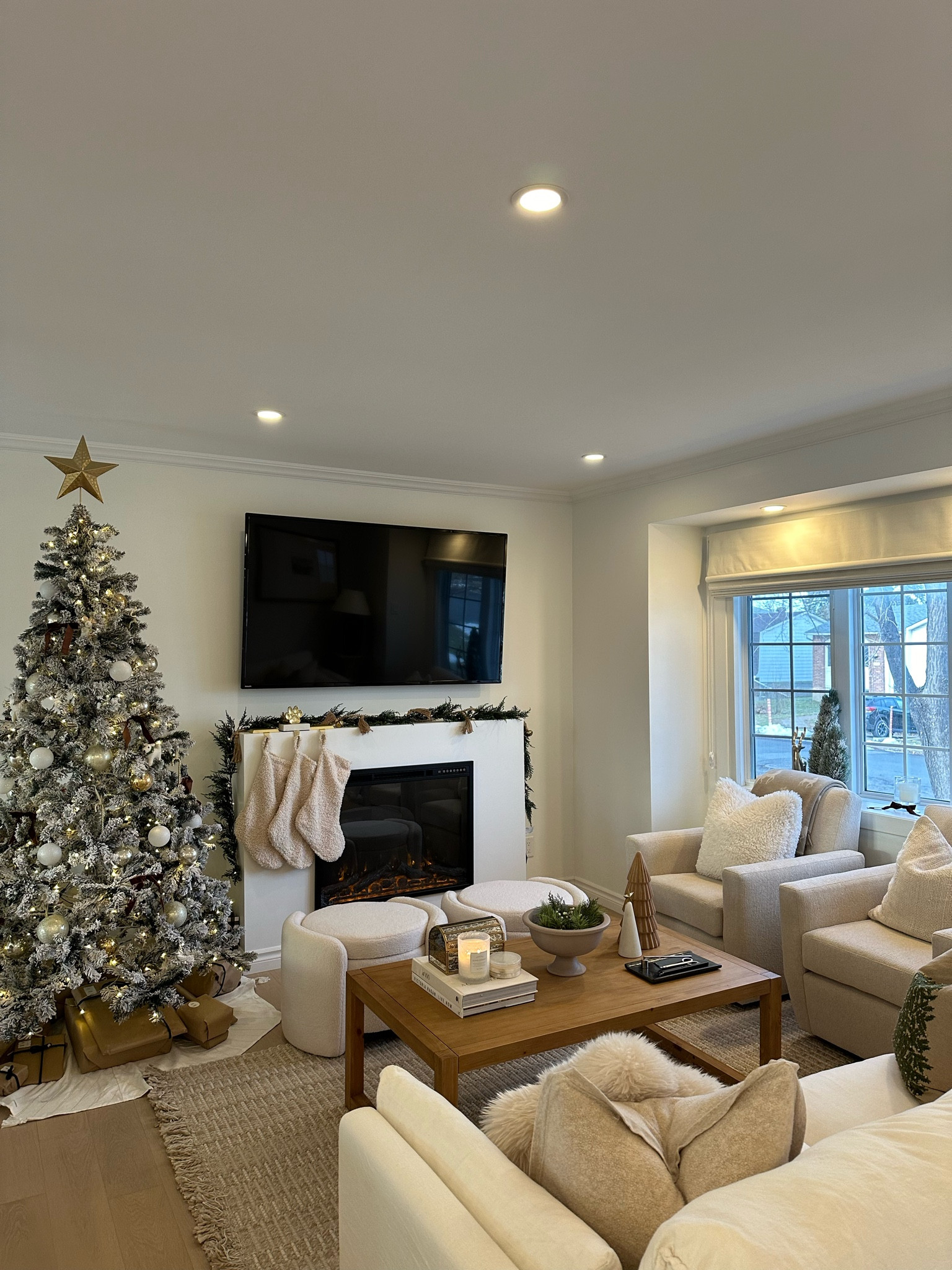 Our new living room 🤍✨

#LTKhome #livingroom #neutrallivingroom #neutralliving #homesinpo #homeinspiration #livingroomaesthetic 