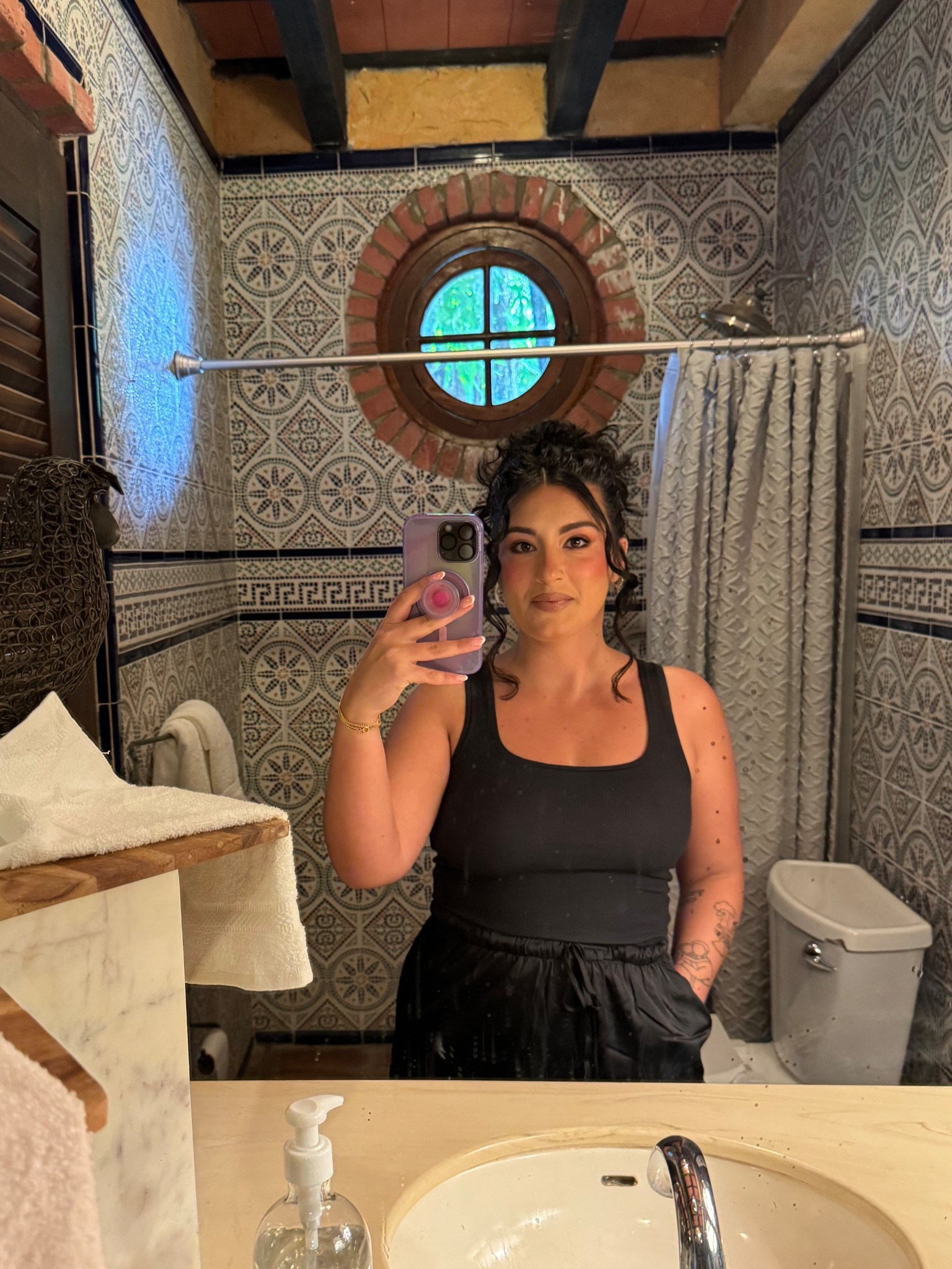 Top- skims
Bottoms- Abercrombie 
Slippers- Amazon 

#LTKWedding #LTKTravel