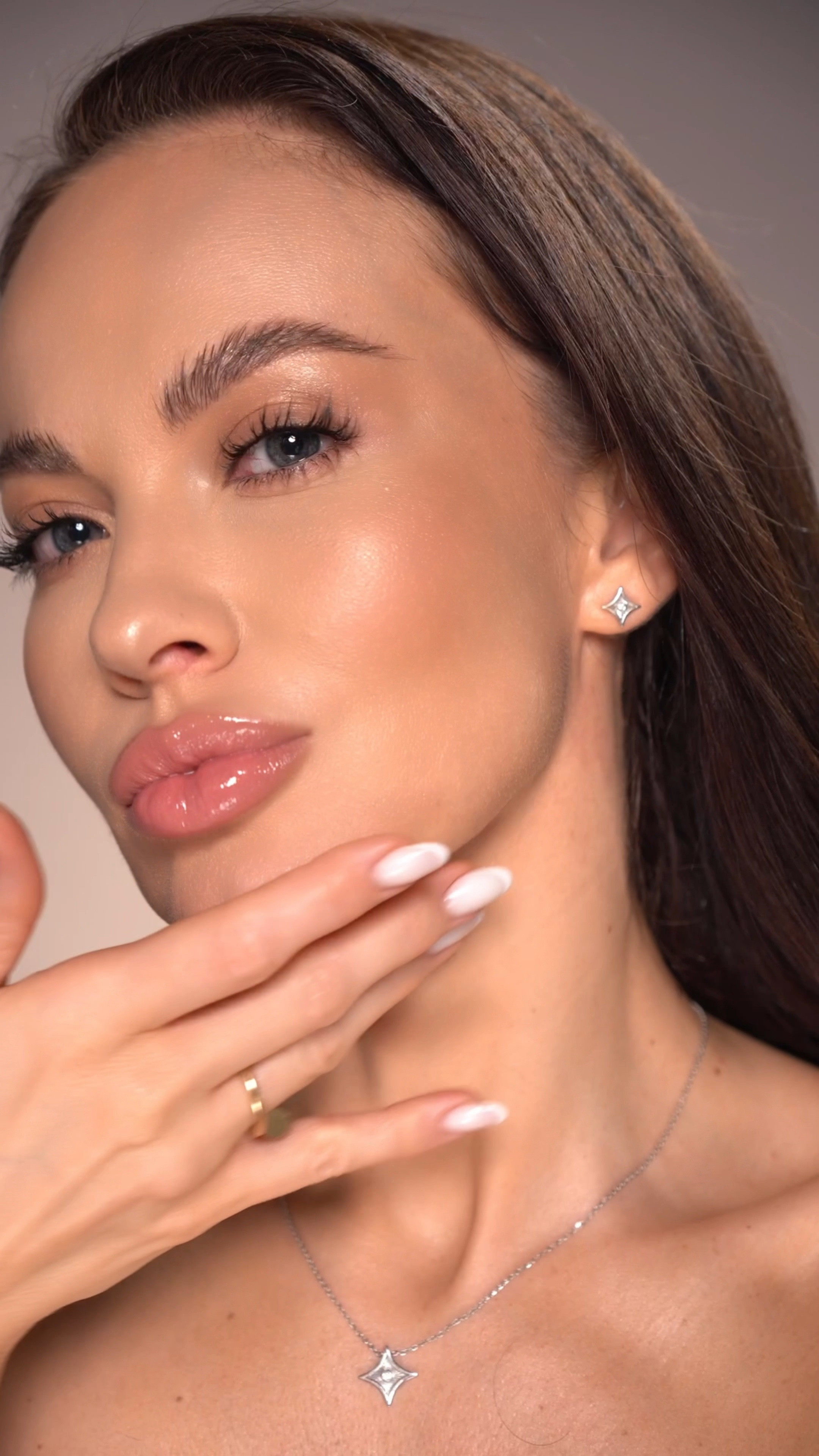Skincare and natural makeup look

#LTKstyletip #LTKbeauty #LTKVideo