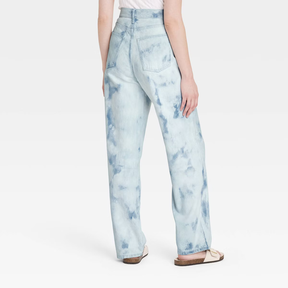 Women's Mid-Rise 90's Baggy Cloud Jeans - Universal Thread™ Light Wash | Target