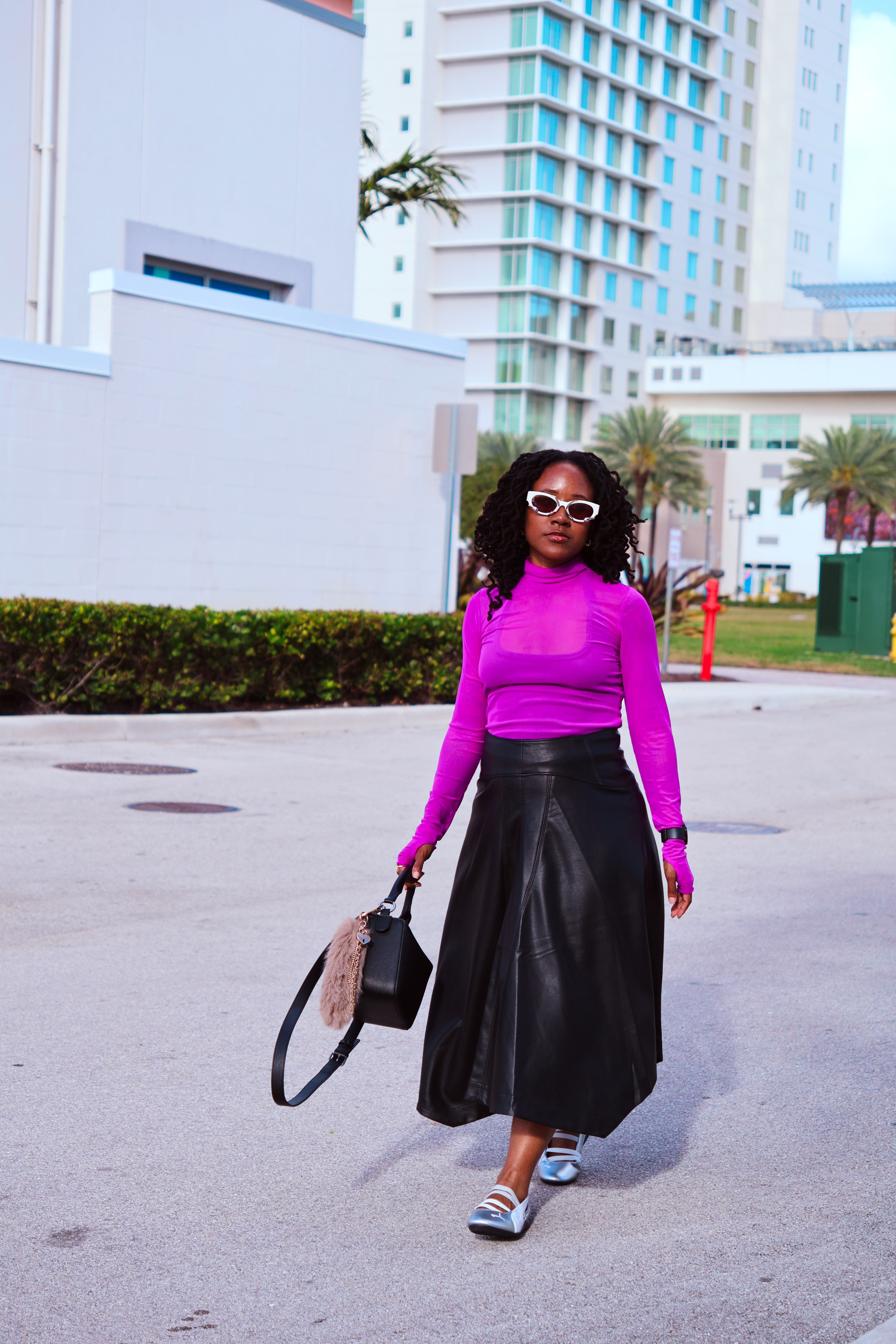 I am wearing a small in the top and skirt. 6.5 in the @pumas I recommend going up a half size 

