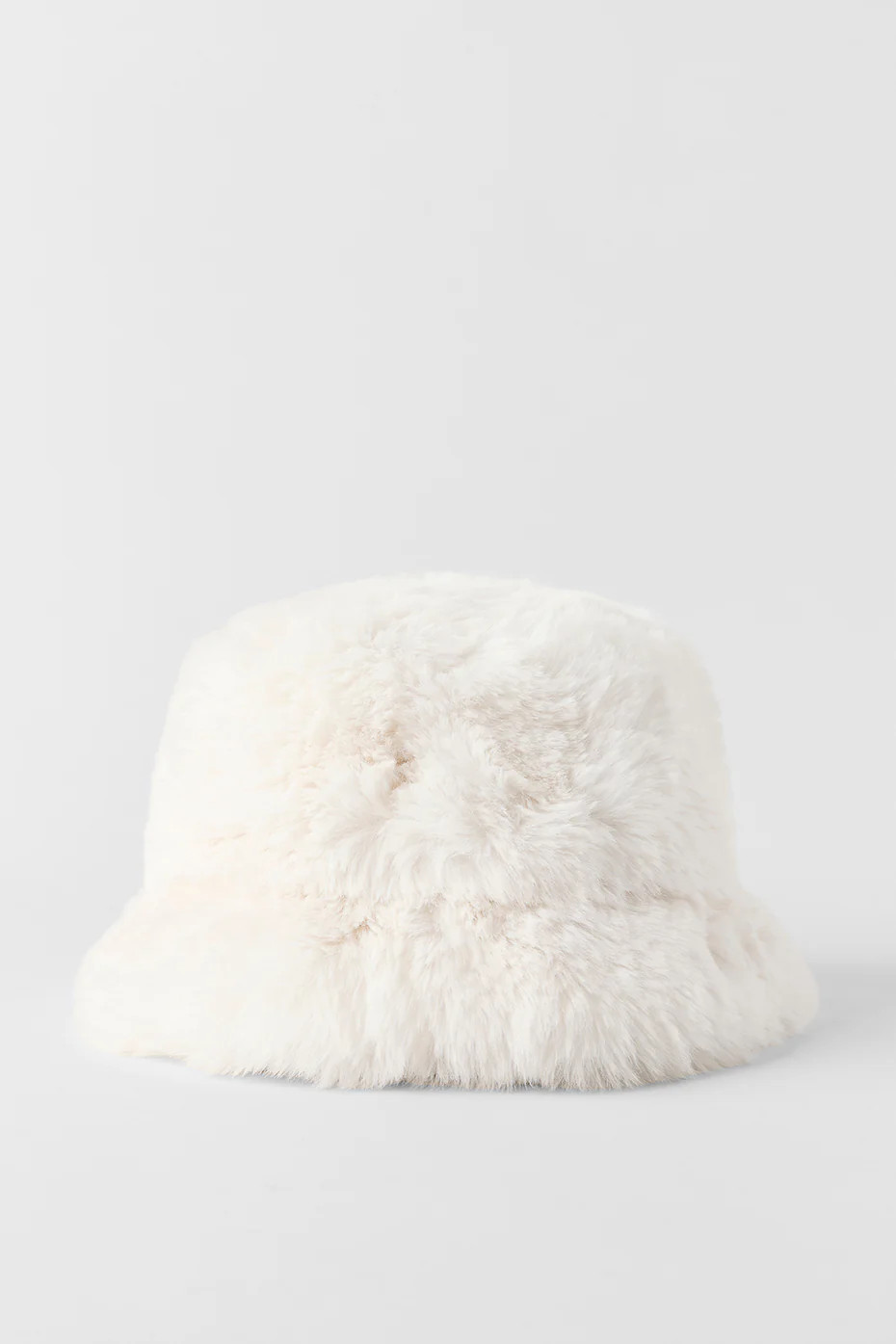 ALO | Faux Fur Starstruck Bucket Hat in Ivory White | Alo Yoga (US)