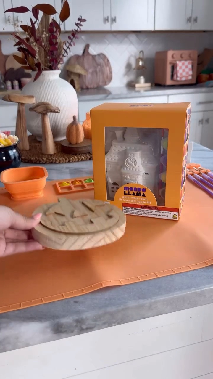 Spooky paint station 🎨👻🎃

About to have some rainy weather for the next few days. Love putting together arts and crafts for the kids especially on days like this. 😅 

Comment “ART” and I’ll send you a 🔗