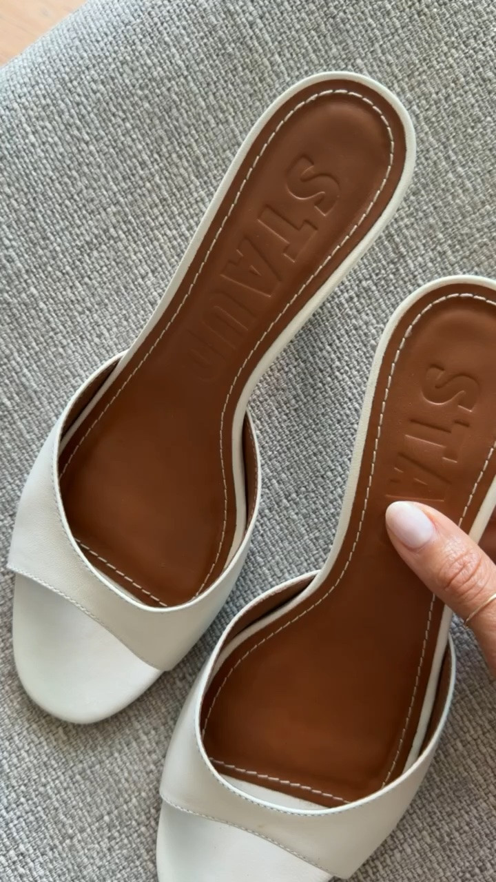 The kitten mules I’ve been wearing at least 3x a week for months now is on sale and I’m so excited! I would buy this pair again many times, cost per wear at this point is so little

#LTKSaleAlert #LTKSeasonal #LTKOver40