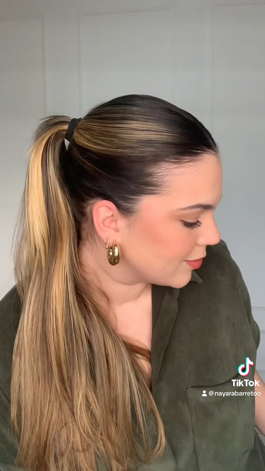 Penteado fácil e prático 🥰
Ideal para usar no dia a dia ou para uma ocasião especial, pode colocar acessório tmb se quiser, como eu estava correndo nem deu tempo kkk 

#LTKbrasil #LTKbeauty #LTKVideo