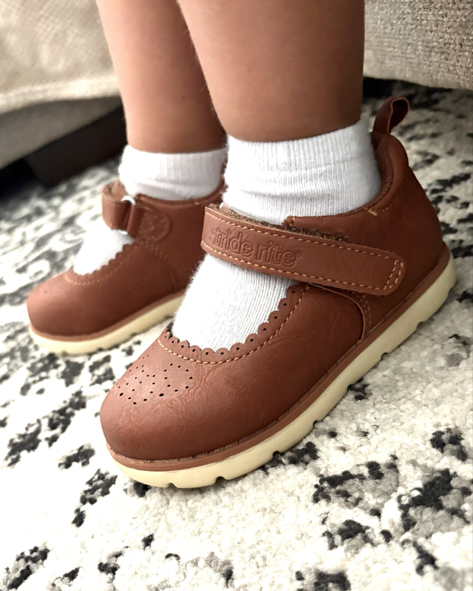Stride rites for $18!!?! YES please. These are perfect for chunky or wide feet toddlers!!
#shoes #cutetoddlershoes #toddlershoes #toddlergirl #toddlergirlshoes #striderites 