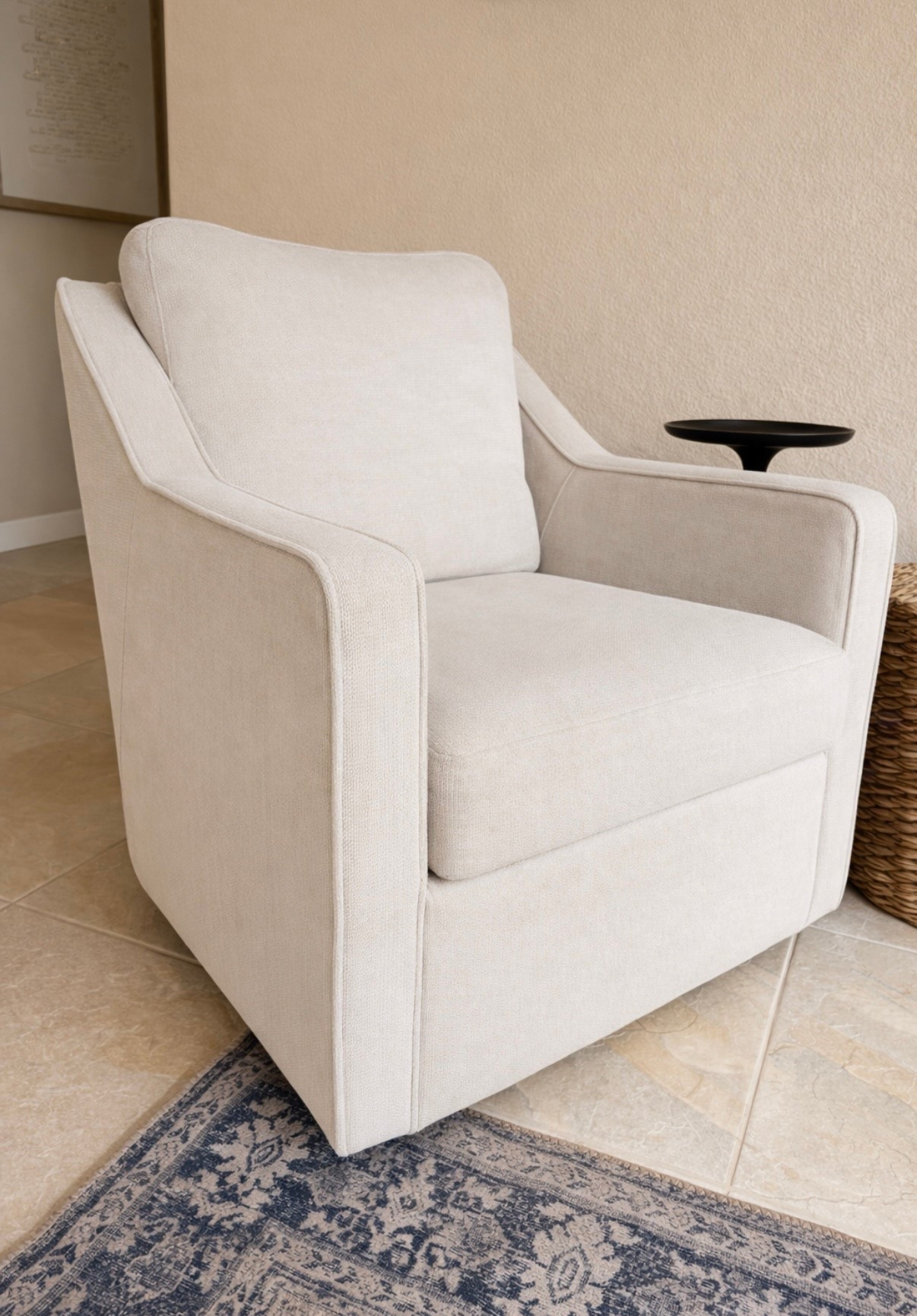 ✨ 59% OFF — Pottery Barn style chair deal!!
You guys have been LOVING this one ever since I got it 🤍 and I totally get why — it looks so high-end for the price

such a good neutral piece that works in a living room, bedroom, or even a cozy corner 🙌

comes in multiple color options too so you can match your space

don’t wait on this one… this is one of those deals that won’t last 

#LTKdayinmylife #LTKSaleAlert #LTKHome