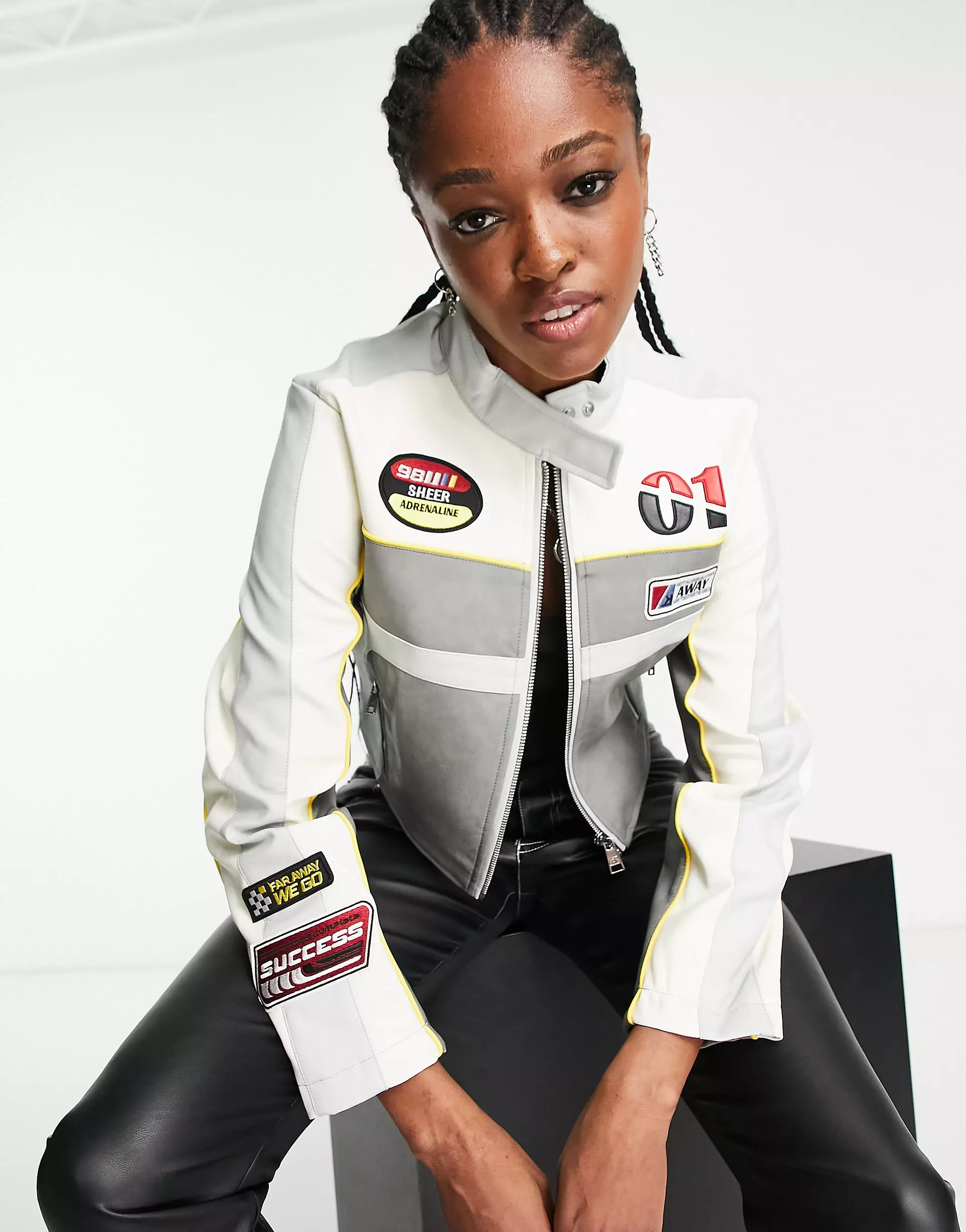 Bershka – Motocross-Jacke aus Kunstleder in Hellgrau | ASOS (Global)