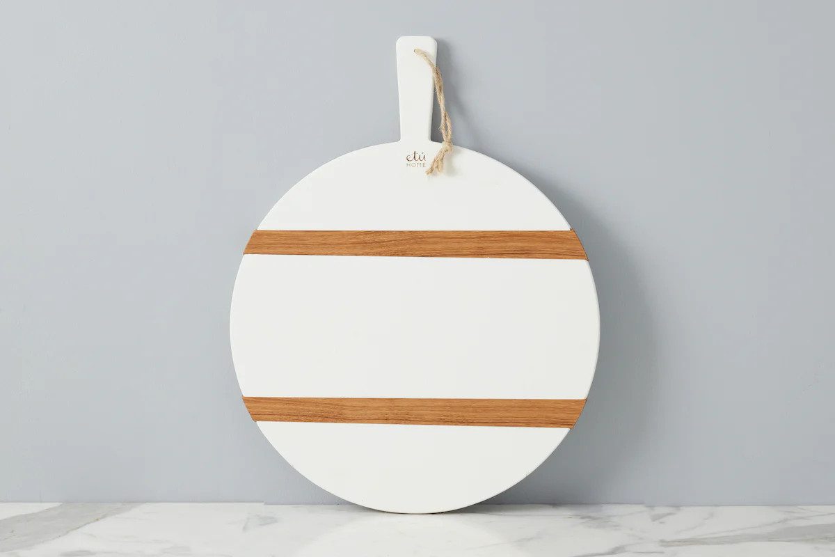 White Round Mod Charcuterie Board | etúHOME