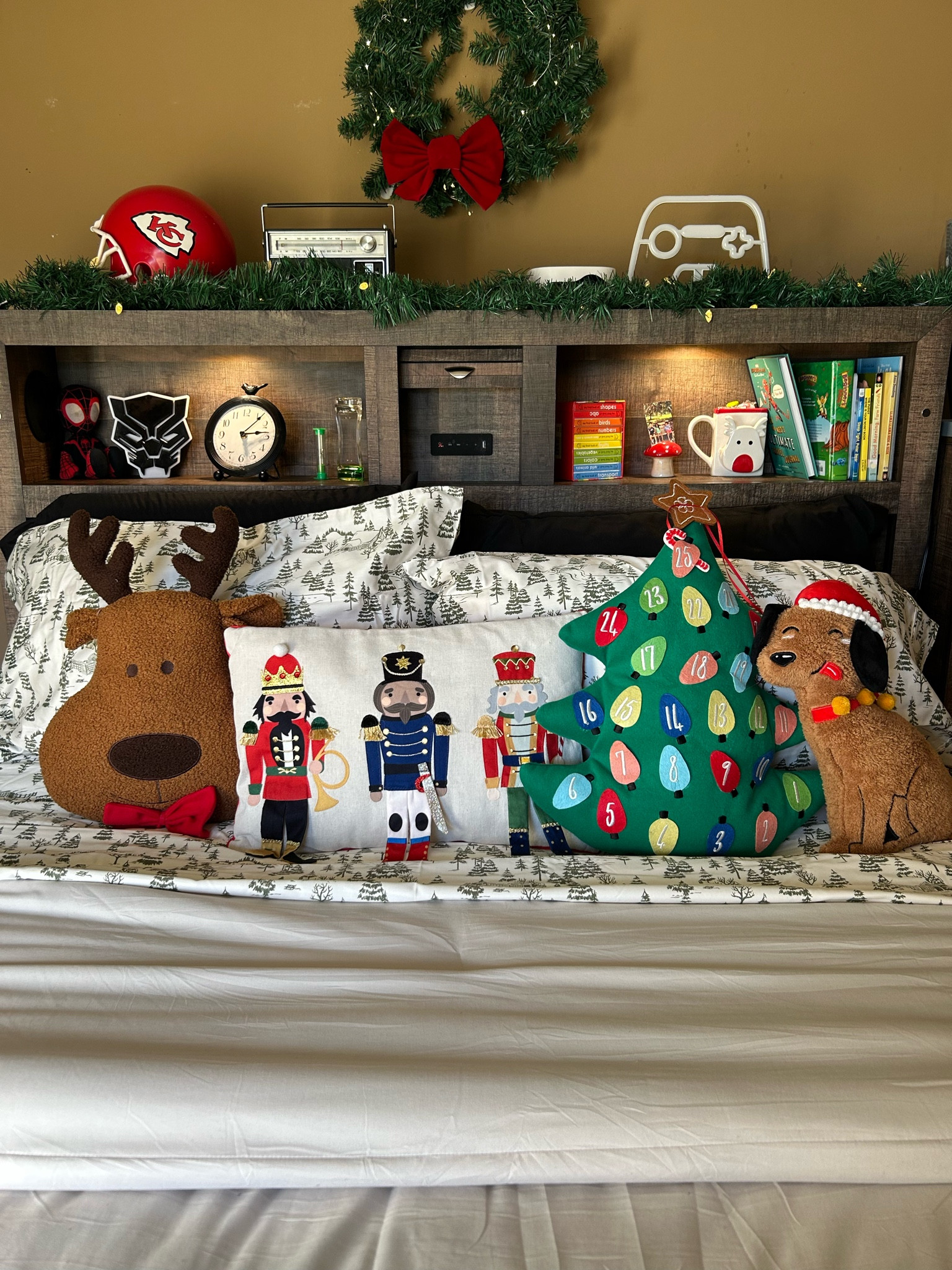 Boy Christmas Bedroom Decor✨

#LTKHome #LTKHoliday #LTKSeasonal