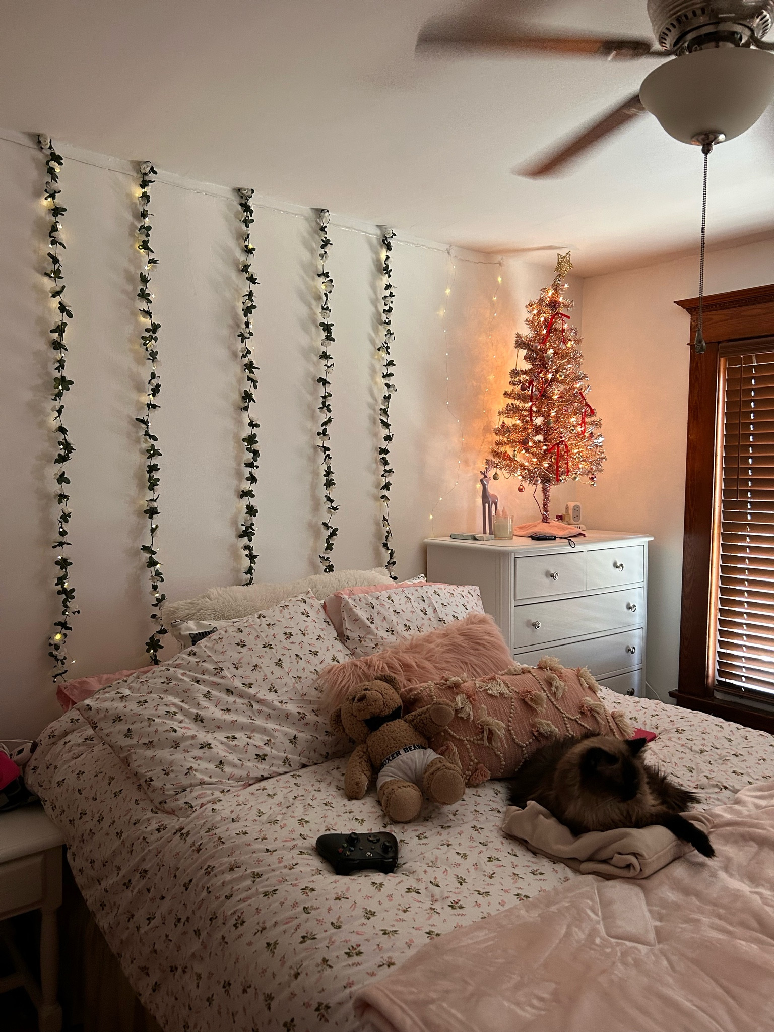 #aestheticbedroom #bedroom #cleangirlroom #bedroomessentials

#LTKFindsUnder50 #LTKHome #LTKStyleTip