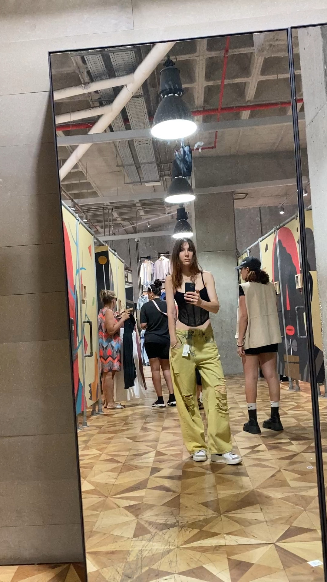 Grungy look by Urban Outfitters 🦇. Love the trousers 😍🤤

#LTKFind #LTKeurope #LTKSeasonal