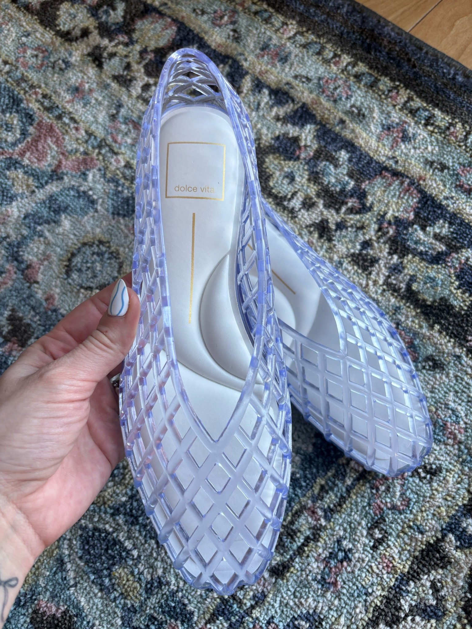 Trust me when I say these are THE ONLY jelly flats you need to purchase for spring & summer. Super cute, super chic, and SUPER comfortable. I mean, just look at that padding!! And the best part is they’re only $65!!

Jelly flats, ballet flats, dolce vita, jam jelly flats, chic spring shoes, summer shoes


#LTKootd #LTKSeasonal #LTKmomlife