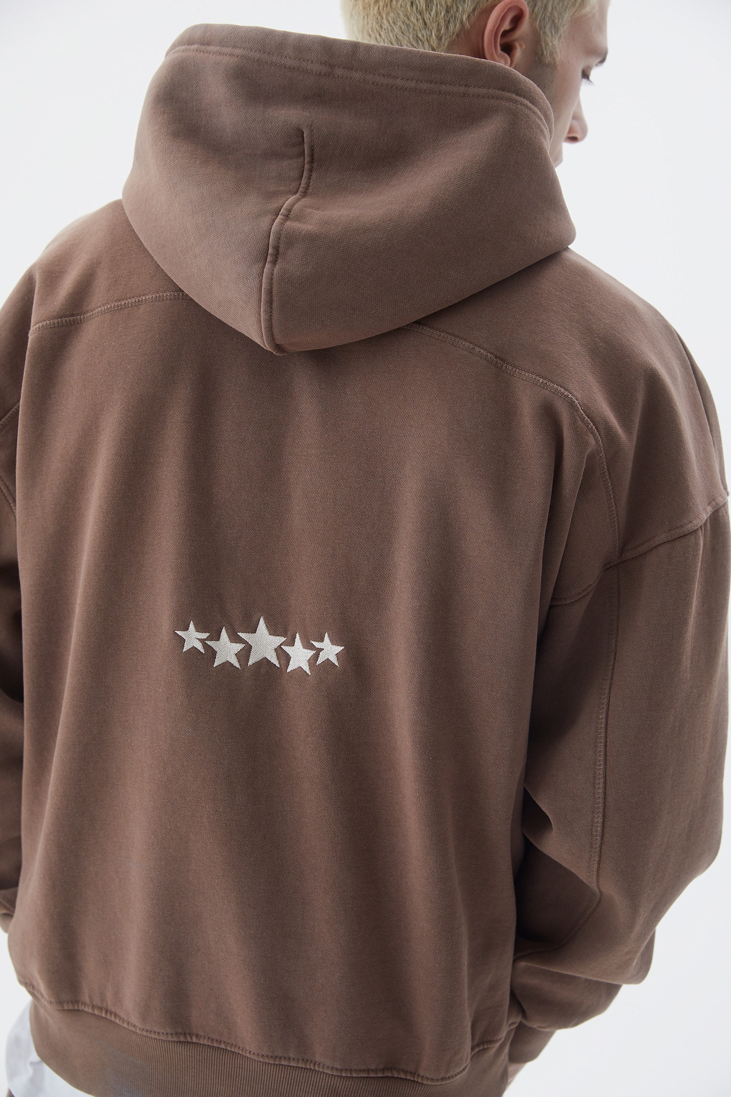 Sweater met vierkante pasvorm en geborduurd detail | PULL and BEAR NL