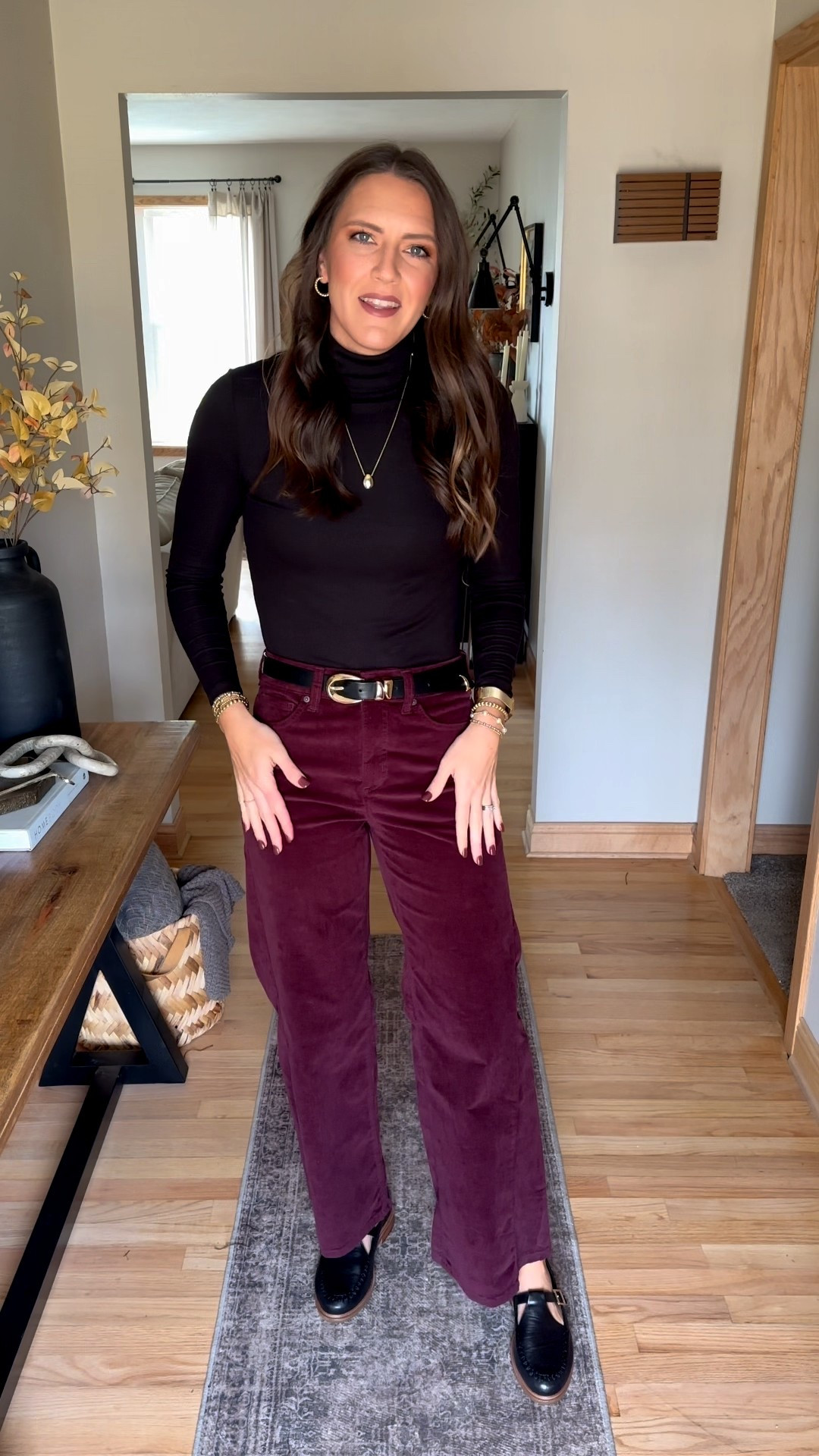 This burgundy color is everywhere this season and I’m loving it! These pants from @walmart are so fun and would be great for a casual work party this holiday season. #walmartpartner #walmartfashion #walmartstyle @walmartstyle

Pants - size 4
Top - size small 