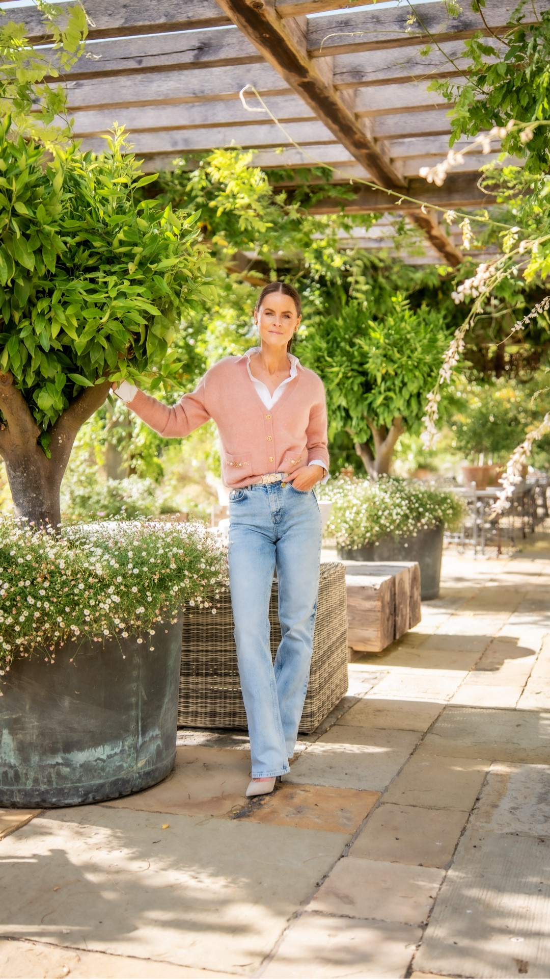 Get ready with me for a Saturday in the countryside 🤍

Today I’m styling out one of our stunning new quarter zips for an easy, spring look x

