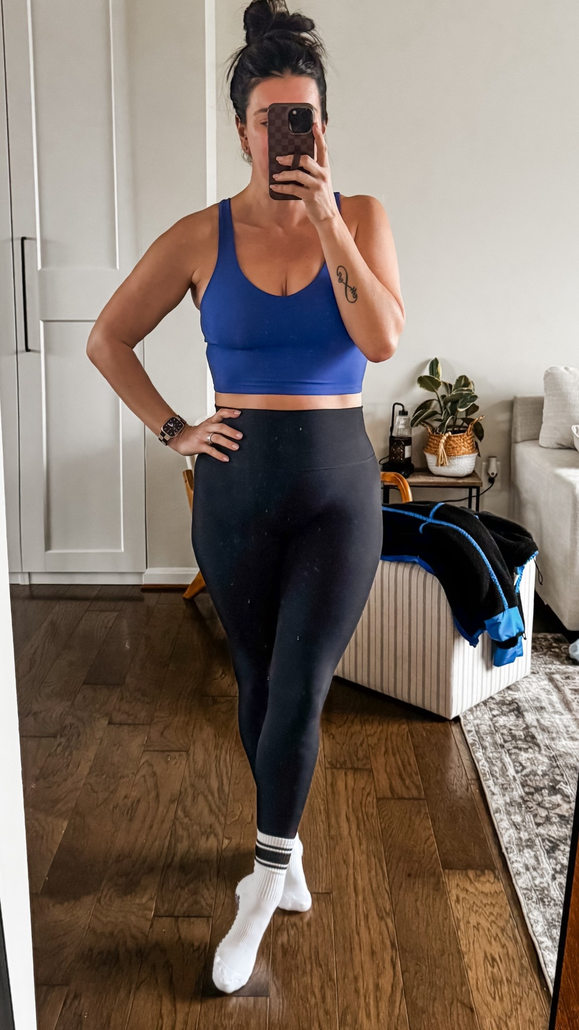 Pilates OOTD 
Workout wear 
Gym wear 
Active wear 

Aerie top- med 
Amazon bottom- med 


#LTKMidsize #LTKSaleAlert #LTKActive