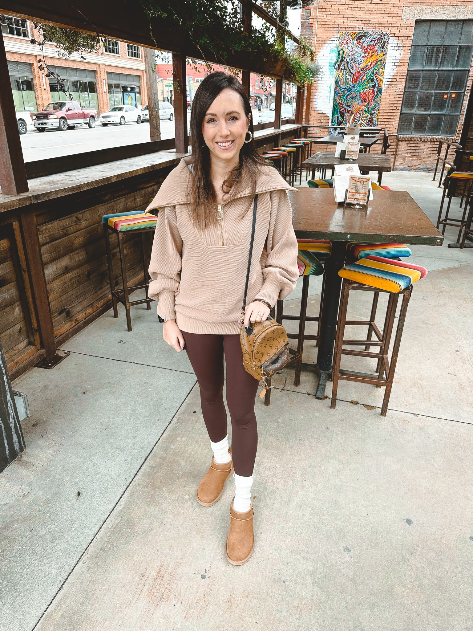 Varley vine pullover and leggings - both xs



#LTKunder100 #LTKSeasonal #LTKHoliday