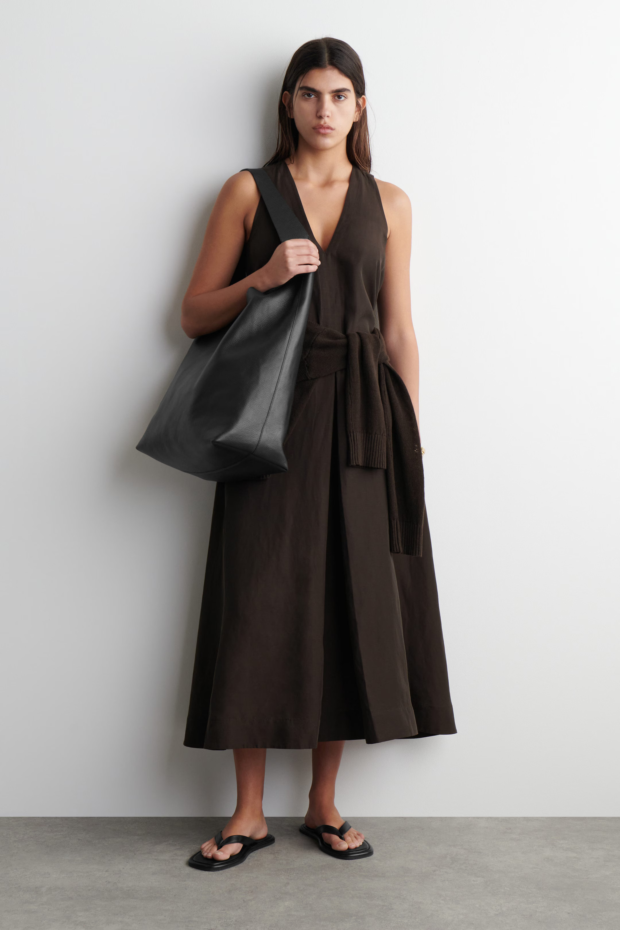 BOLSO TOTE SERIF - PIEL - NEGRO | COS (EU)