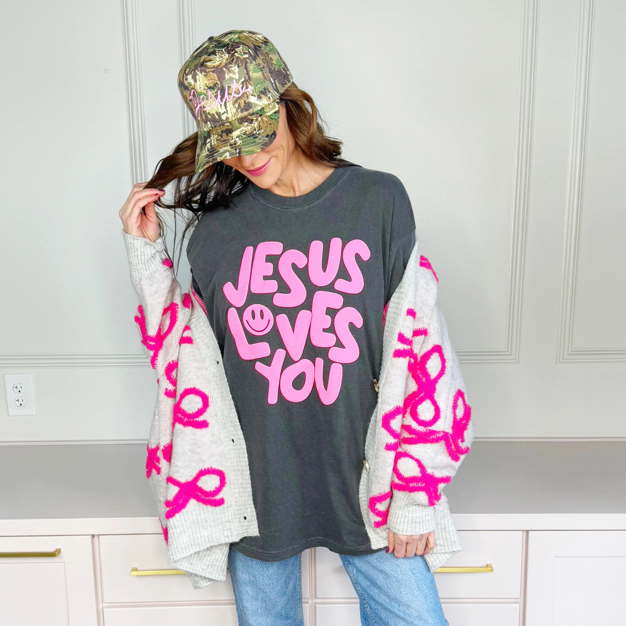 Smiley Jesus Loves You Puff Tee | Poppy & Pine