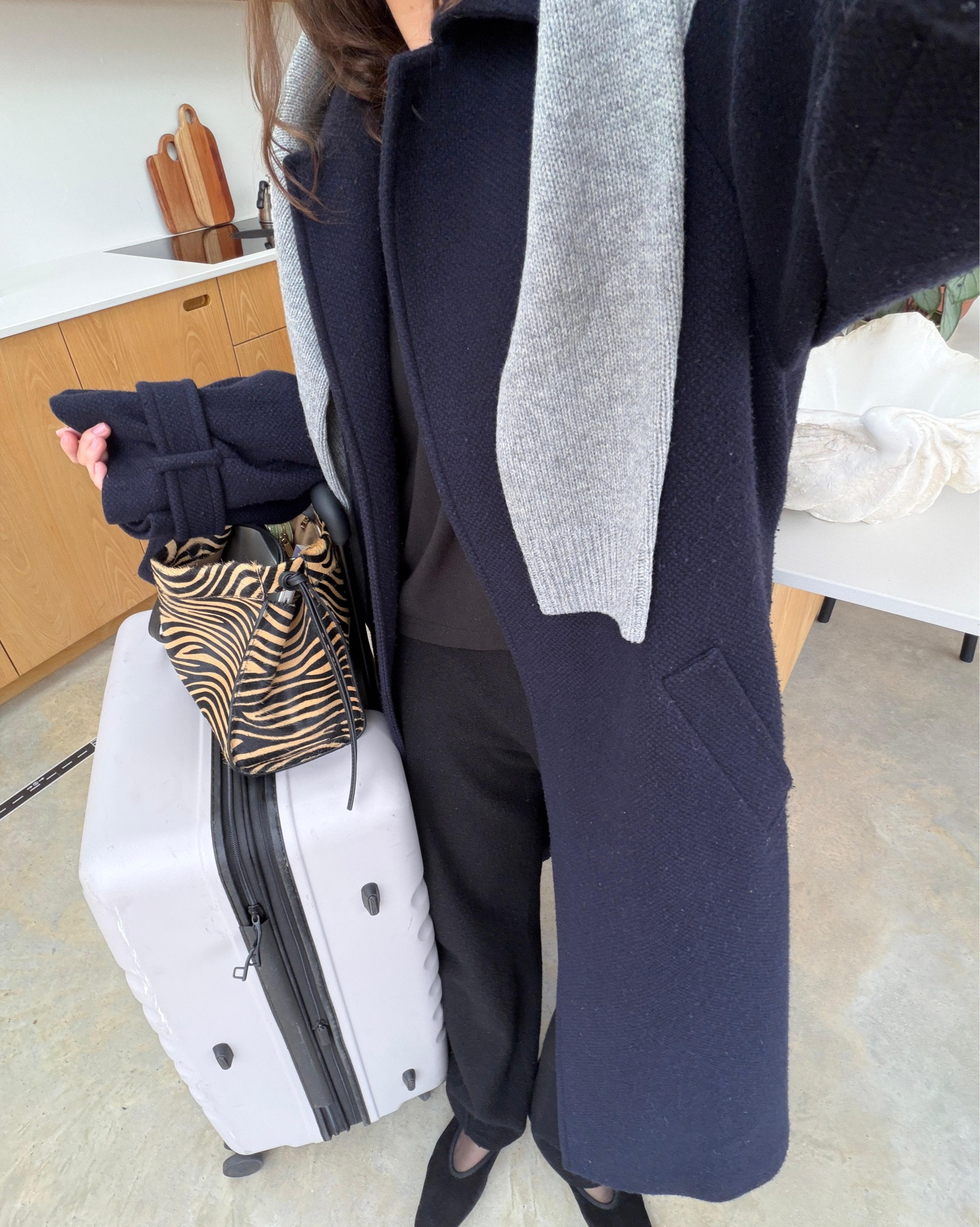 What’s in my carry on bag for a flight to New York...

#LTKtravel #LTKbag