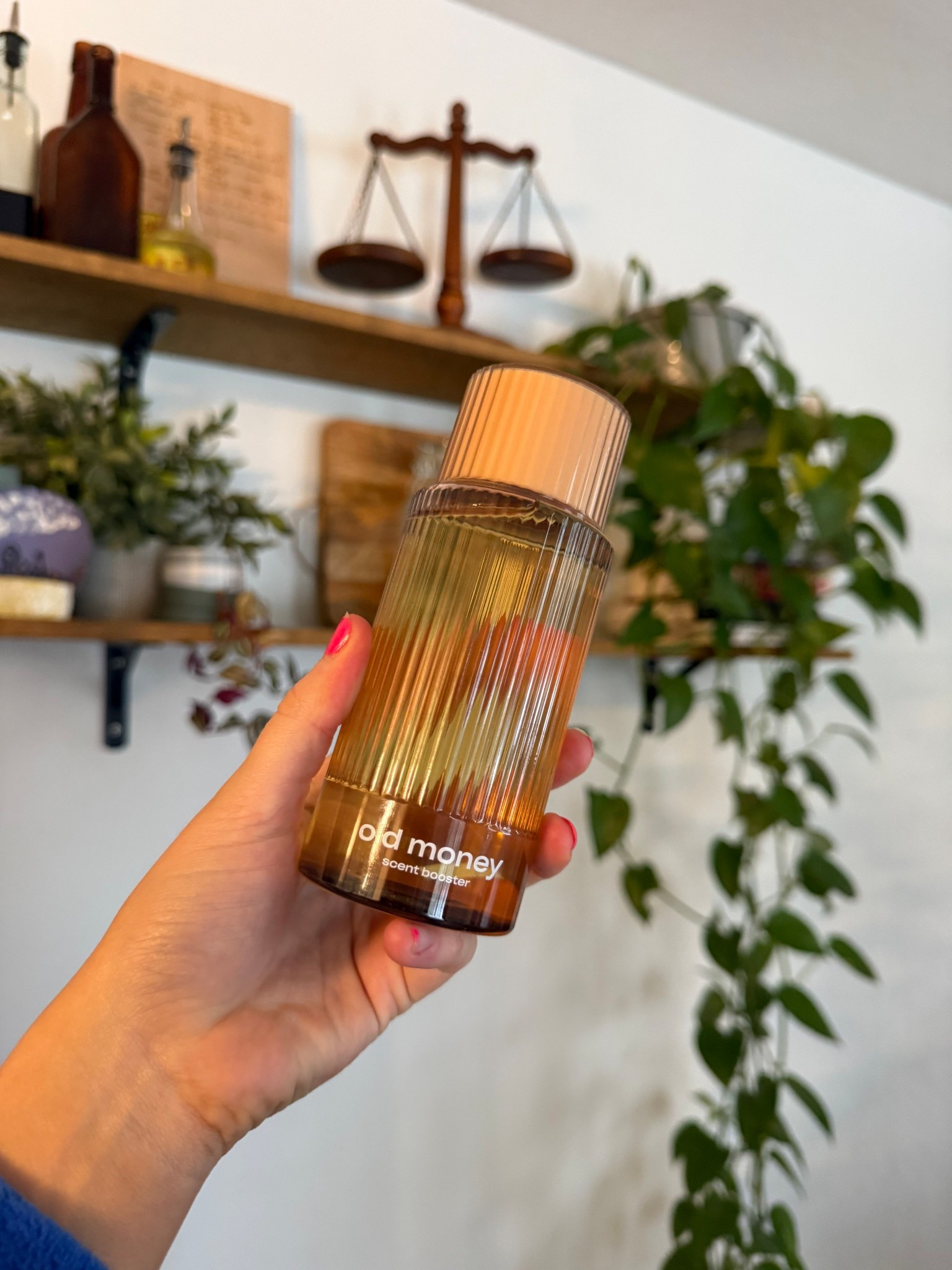 Non toxic laundry scent booster 