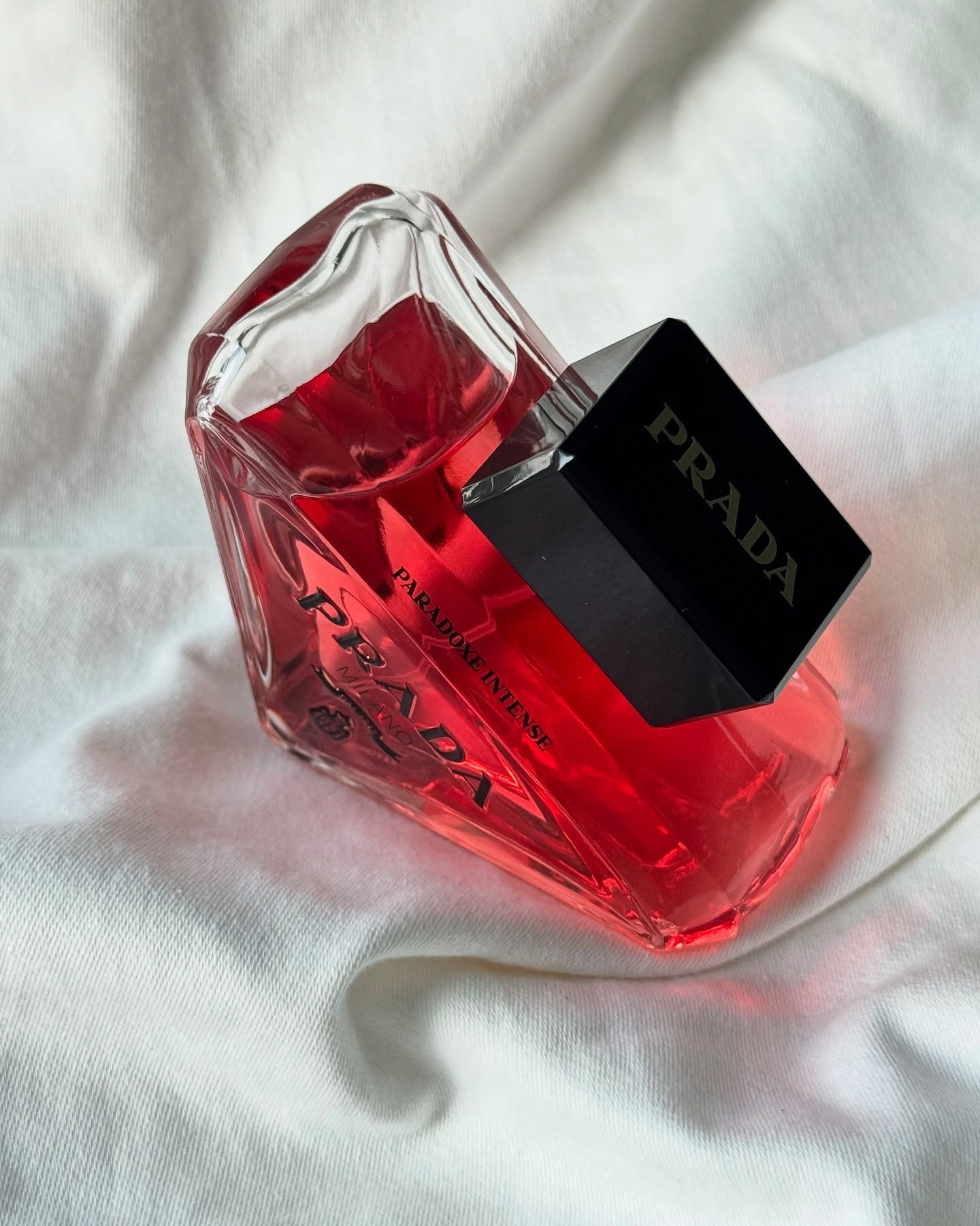 Intensity meets elegance. Prada Paradoxe Intense — for the woman who dares to be all. 

La intensidad se encuentra con la elegancia. Prada Paradoxe Intense — para la mujer que se atreve a serlo todo.

•	Top Notes: Bergamot, Neroli, Pear
→ A sparkling and slightly fruity opening that’s fresh and radiant.
	•	Heart Notes: Jasmine, Moss Accord, Neroli Essence
→ Floral yet earthy, this middle feels both vibrant and grounded.
	•	Base Notes: Amber Accord, Vanilla Infusion, White Musk
→ Rich and warm with a creamy, addictive trail.

༄˖° ✨Shopping made easy—just hit up my bio link !

* The Copyright to this content 
( PICTURES,VIEDO AND RELATED MEDIA CAPTION ) Belongs solely @Perla_Gharbi  Any usage of it without my permission grated is a violation of my rights. Tags, or Any use of Hashtags do not denote Permission. 

♡ THANK YOU Perla Gharbi ♡

#PradaBeauty #GiftedByPradaBeauty #perfumeforher #PradaParadoxe #PradaFragrance #perfumedemujer

#LTKBeauty #LTKGiftGuide #LTKOver40