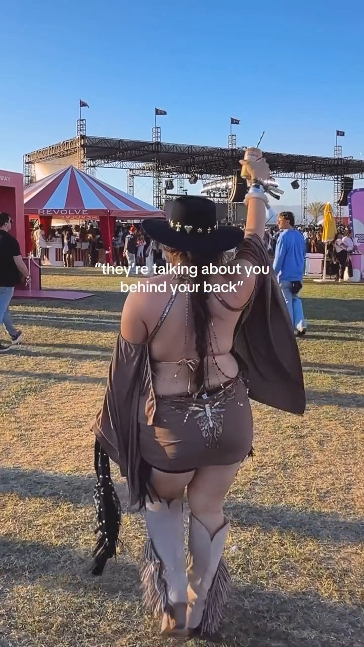 ok and????? talk to my backrolls 👋🏼 

#coachella #coachella2026 #festivaloutfitinspo #curvychella #curvygirlfashion