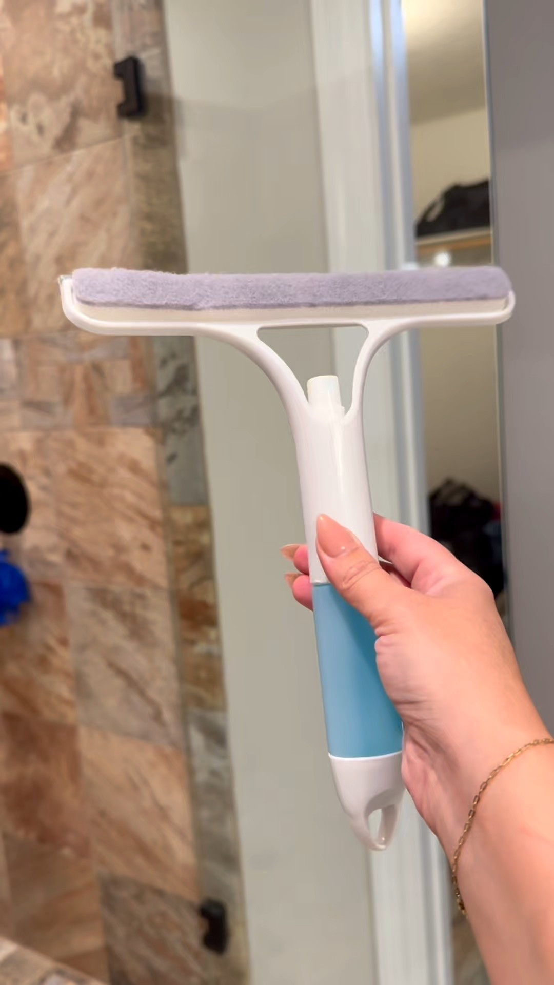 Clean windows, mirrors, and shower doors have never been easier 🙌 This 3-in-1 squeegee is a total game-changer for quick streak-free cleaning. It comes with a microfiber scrubber, spray bottle, and squeegee all in one tool—making it perfect for tackling everything from bathroom glass to car windows 🚘✨

✔️ Streak-free finish
✔️ Lightweight & easy to use
✔️ Detachable for quick cleaning jobs

Linked here so you can grab one for your own cleaning routine! 🧽💦

#HomeCleaning
#CleaningTools
#BathroomCleaning
#ShowerDoorCleaning
#WindowCleaning
#MirrorCleaning
#CleaningMustHaves
#CleaningFavorites
#OrganizationAndCleaning
#HomeReset


#LTKHome #LTKFindsUnder50 #LTKFindsUnder100