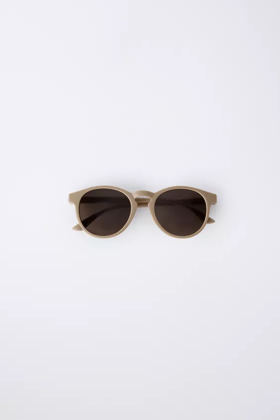 Sunglasses with a slim, round resin frame.100% UV PROTECTION. CATEGORY 3. | Zara UK