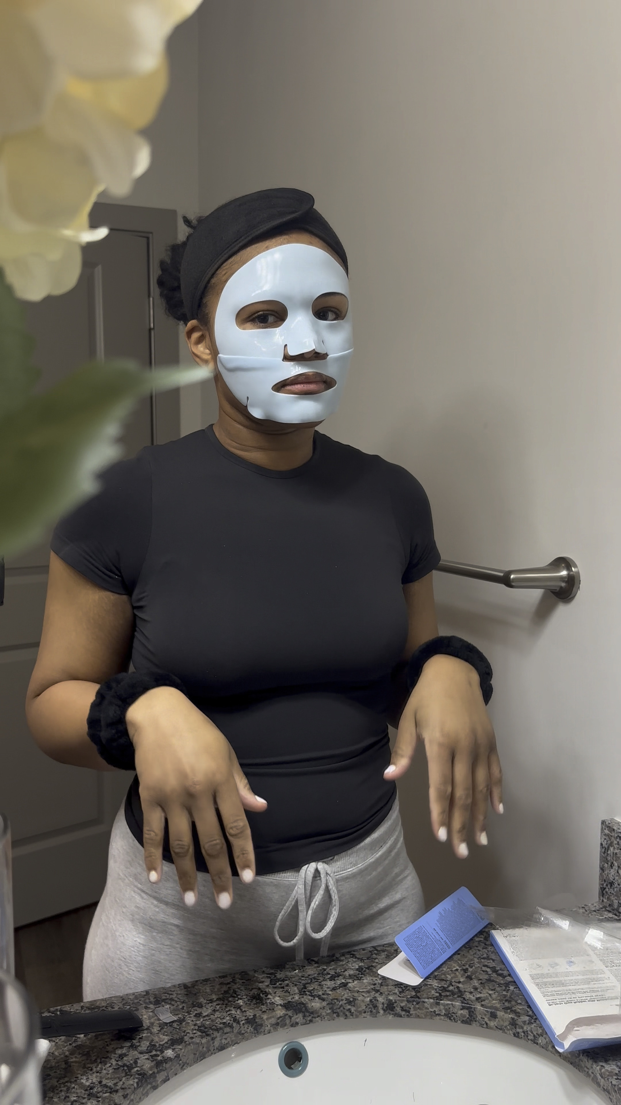 Morning Skincare Routine: Monthly Maintenance Edition✨

I always welcome the new month in with new contacts, new toothbrush, and my self-maintenance routine. 

I shape up my own brows since they're micro-bladed. I do this before my skincare because I do have sensitive skin. 
I haven't been able to dermaplane due to excessively dry skin, but with the weather easing up I was able to get it done with my @Dermaflash Luxe+ tool. 
I make sure to use a super hydrating mask after I dermaplane. @DrJart Cryo Rubber Face mask with Hyaluronic Acid is one of my favs! Other products linked! #enJOY💋

#LTKbeauty
