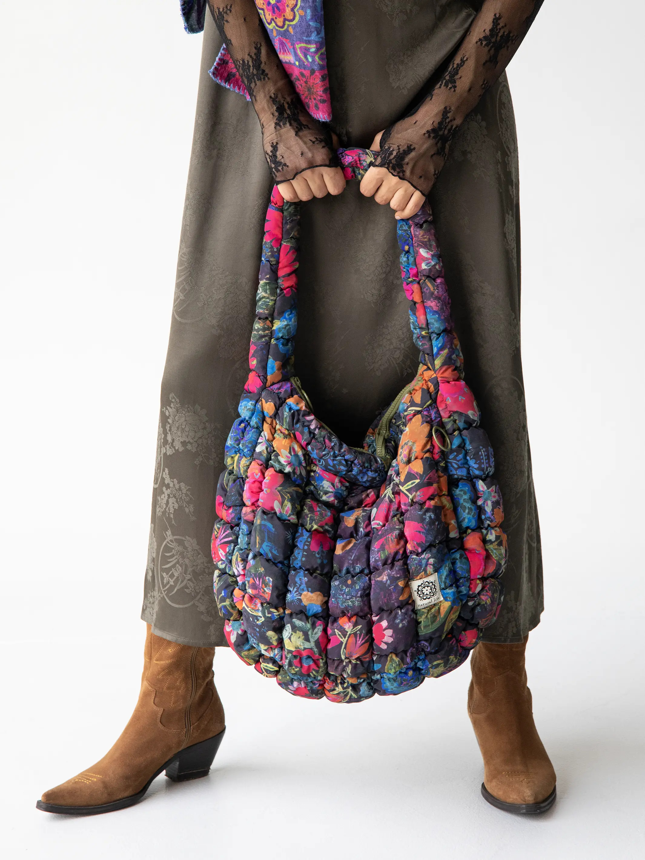 Puffy Fit-It-All Bag - Large Dark Floral Garden | Natural Life