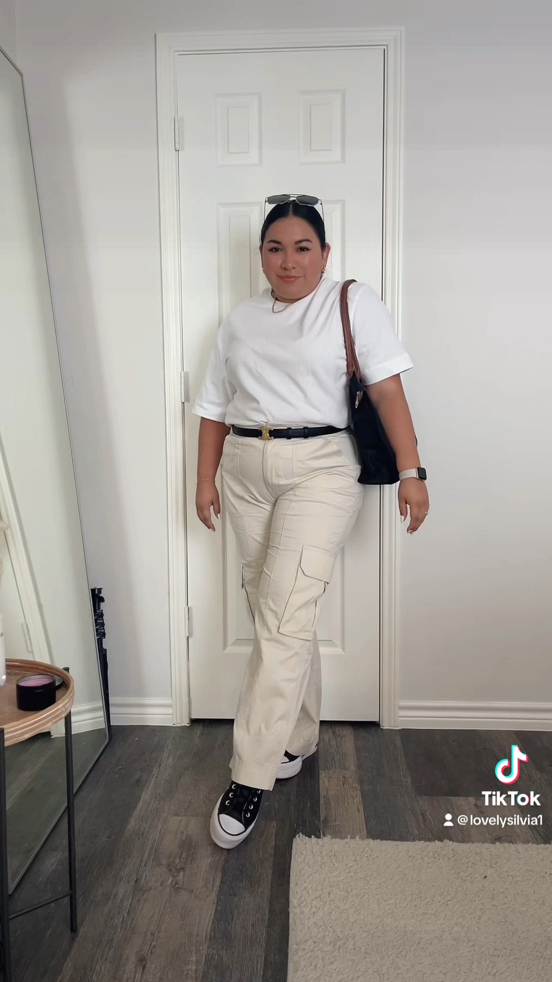 30 Days of Outfits: Day 16 is styling cargo pants 🤍

neutral outfit, cargo pants, black converse, platform converse, longchamp bag, black belt, white tshirt 

#LTKSeasonal #LTKstyletip #LTKunder100
