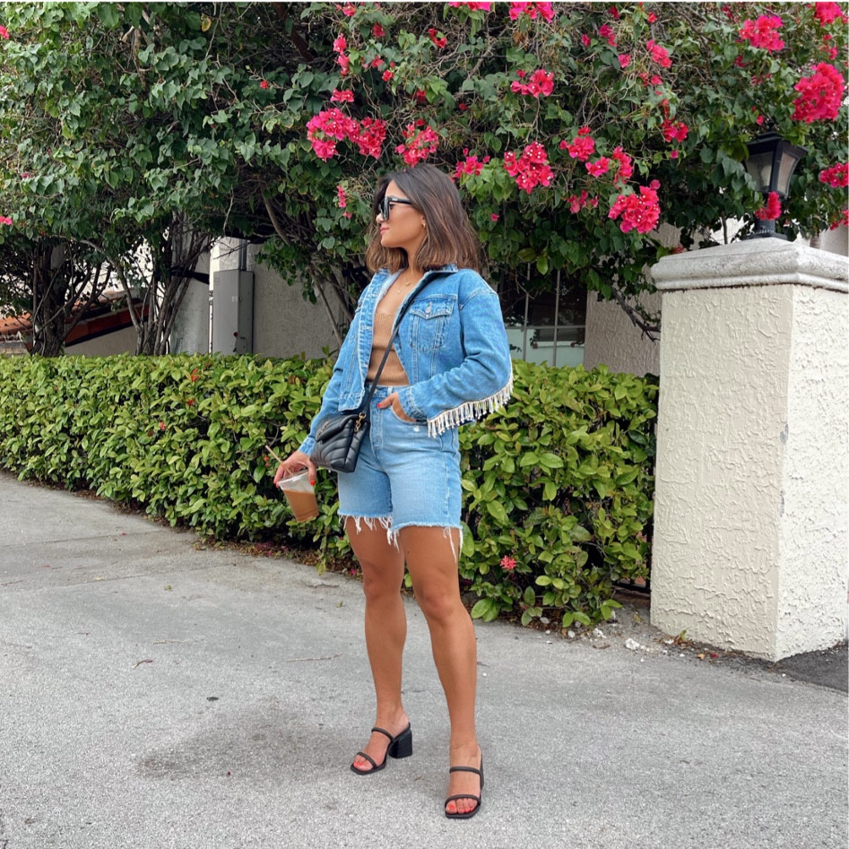 Love these mid-length shorts and how about this rhinestone jacket?! 😍

Shorts are TTS.

Denim shorts, denim jacket, revolve, Levi’s, jean shorts, black heels, petite style, petite blogger, knit tank, sweater tank, old navy, superdown, saint Laurent,

#LTKunder100 #LTKSeasonal #LTKunder50