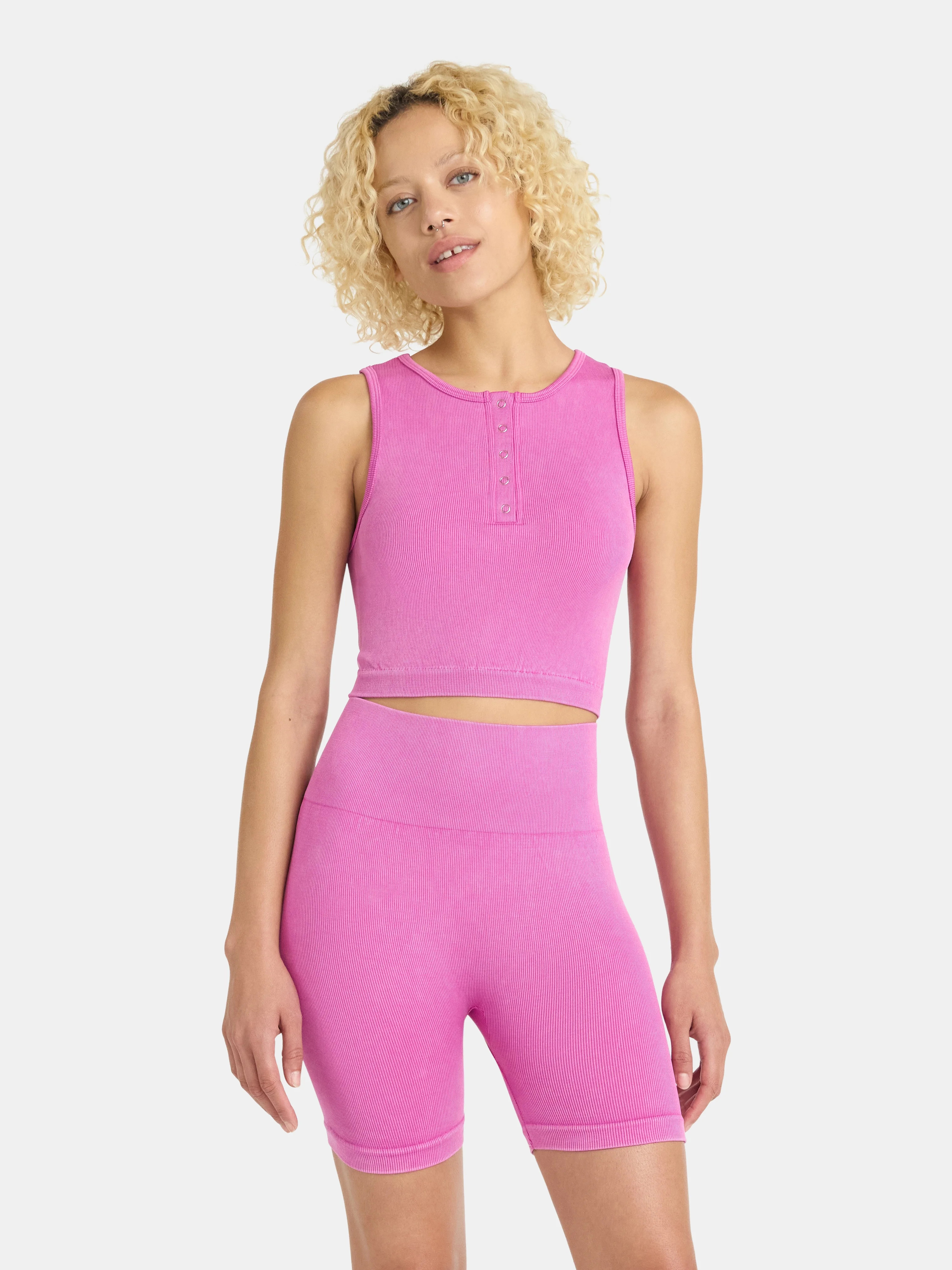 No Boundaries Seamless Cropped Henley Tank and Bike Shorts Set, 2-Piece, Women's | Walmart (US)