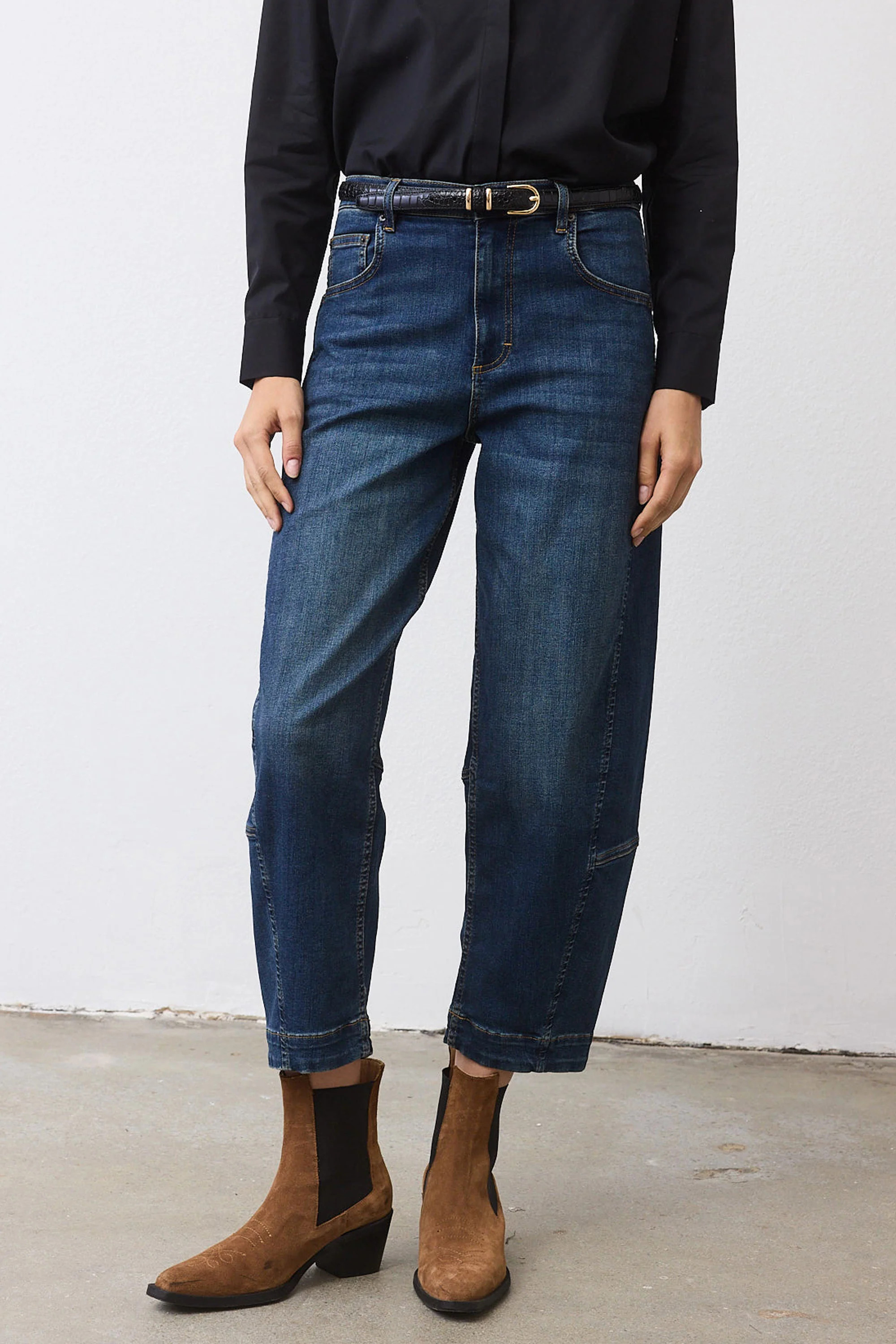 The Ultimate Barrel Leg Jeans 2.0 | Indigo Barrel Jeans - Ruti | Ruti