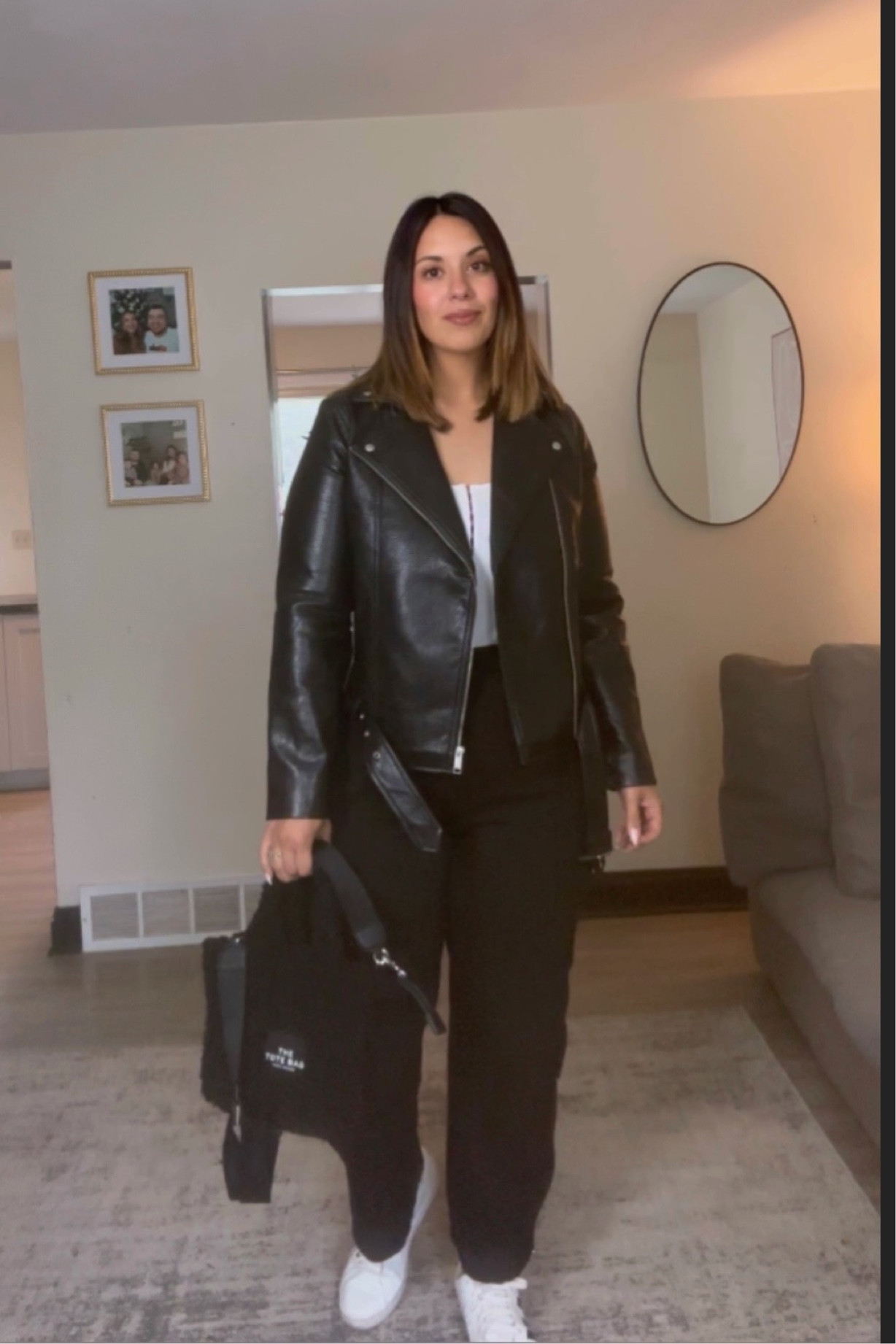 FAUX LEATHER TUCK ジャケット Women's faux-leather biker jacket | Gaudì